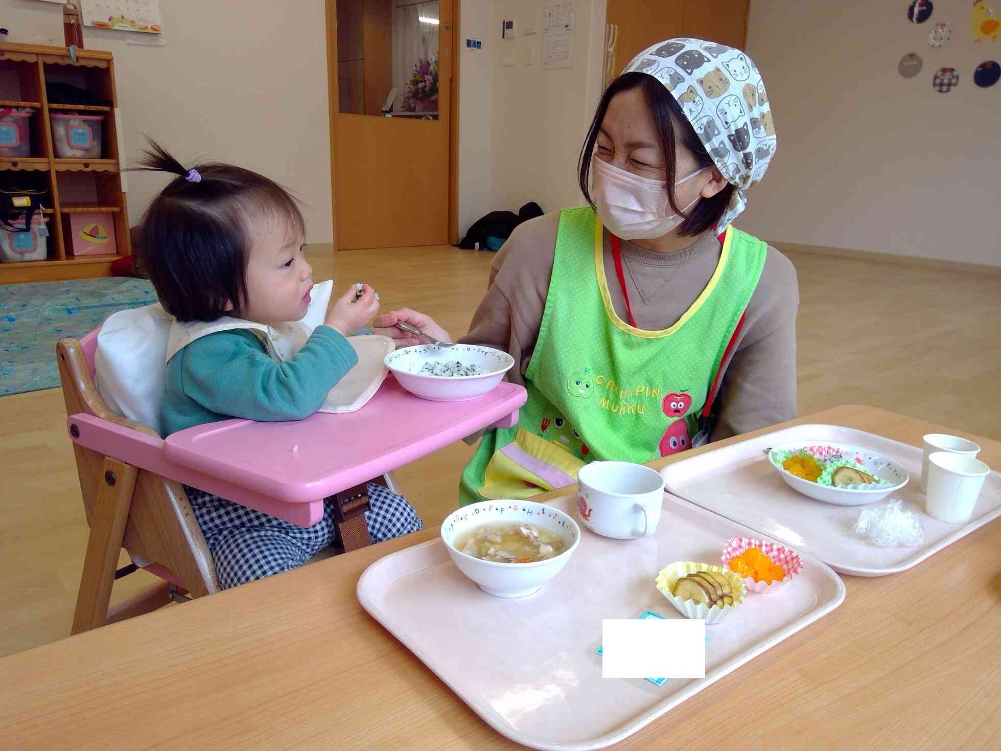 先日は保育参加があり、お父さん・お母さんと遊んだよ