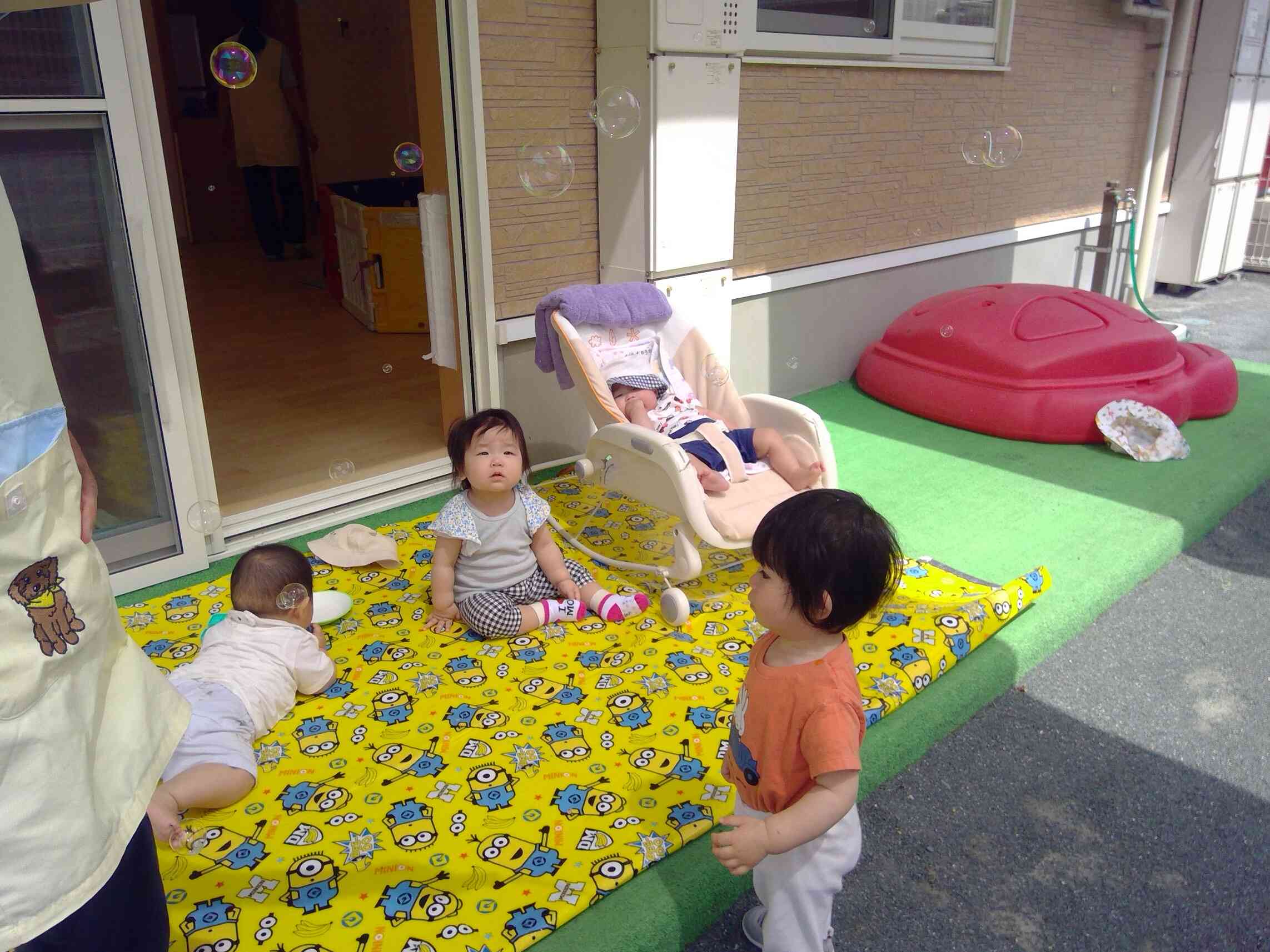 生活の様子（ひよこ組・0歳児）