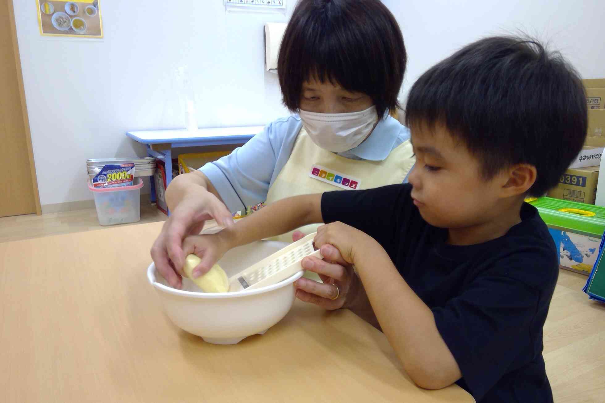 STEAMしゃぼん玉遊び（5歳児きりん組）