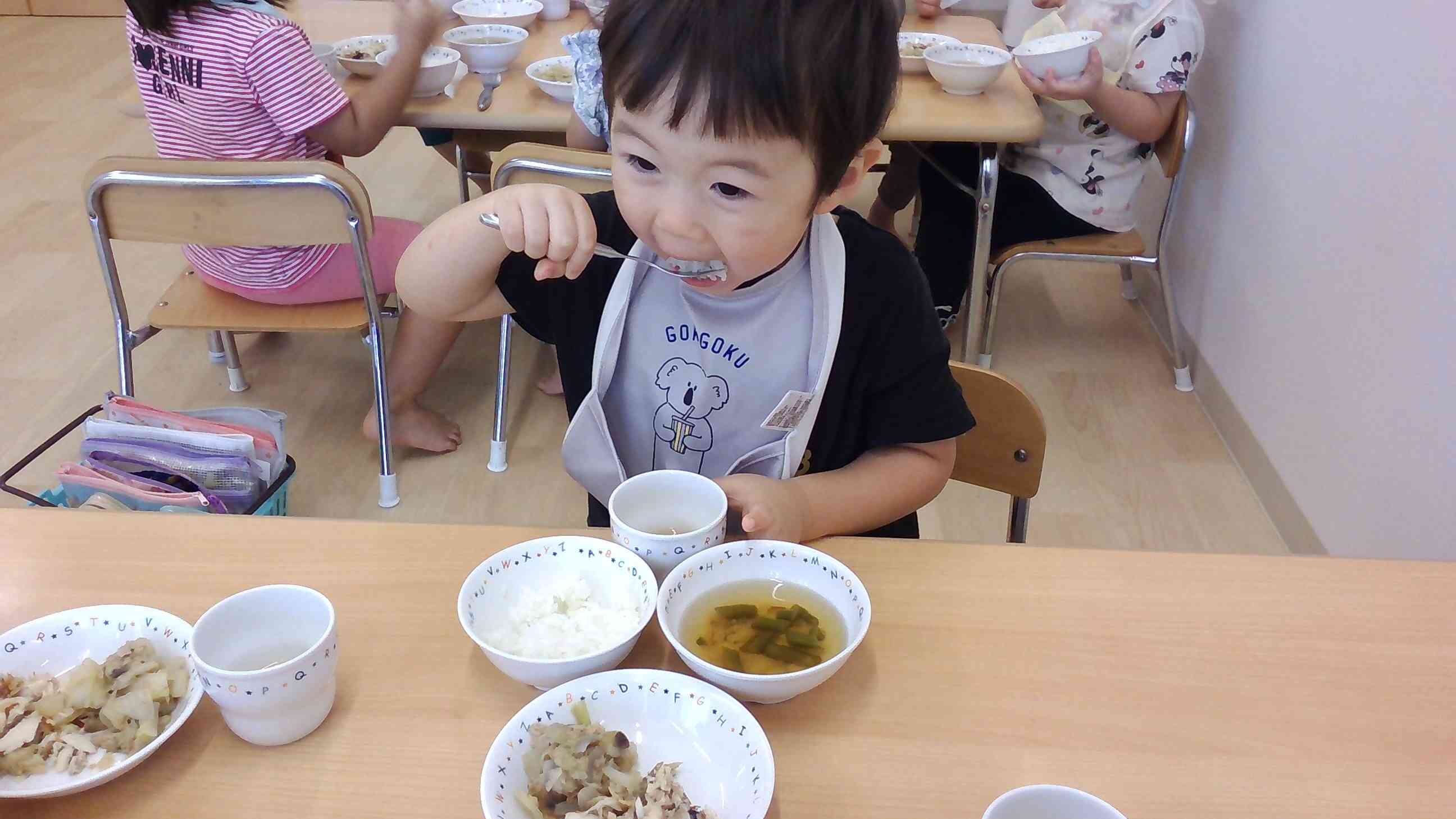 大きなお口でパクリ！