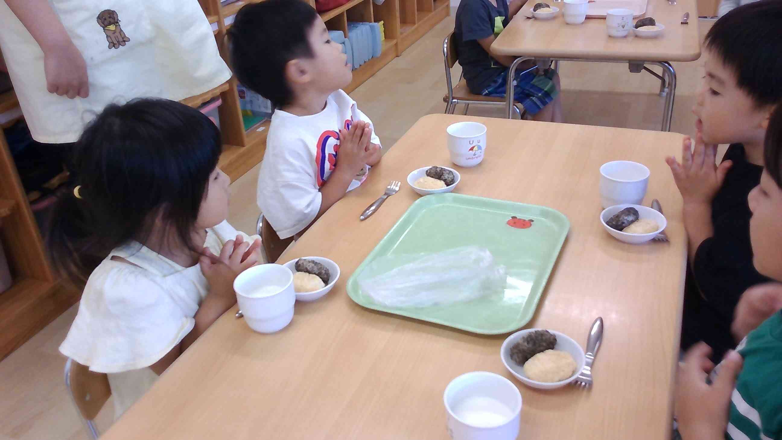 ９月２２日のおやつ（りす組・３歳児）