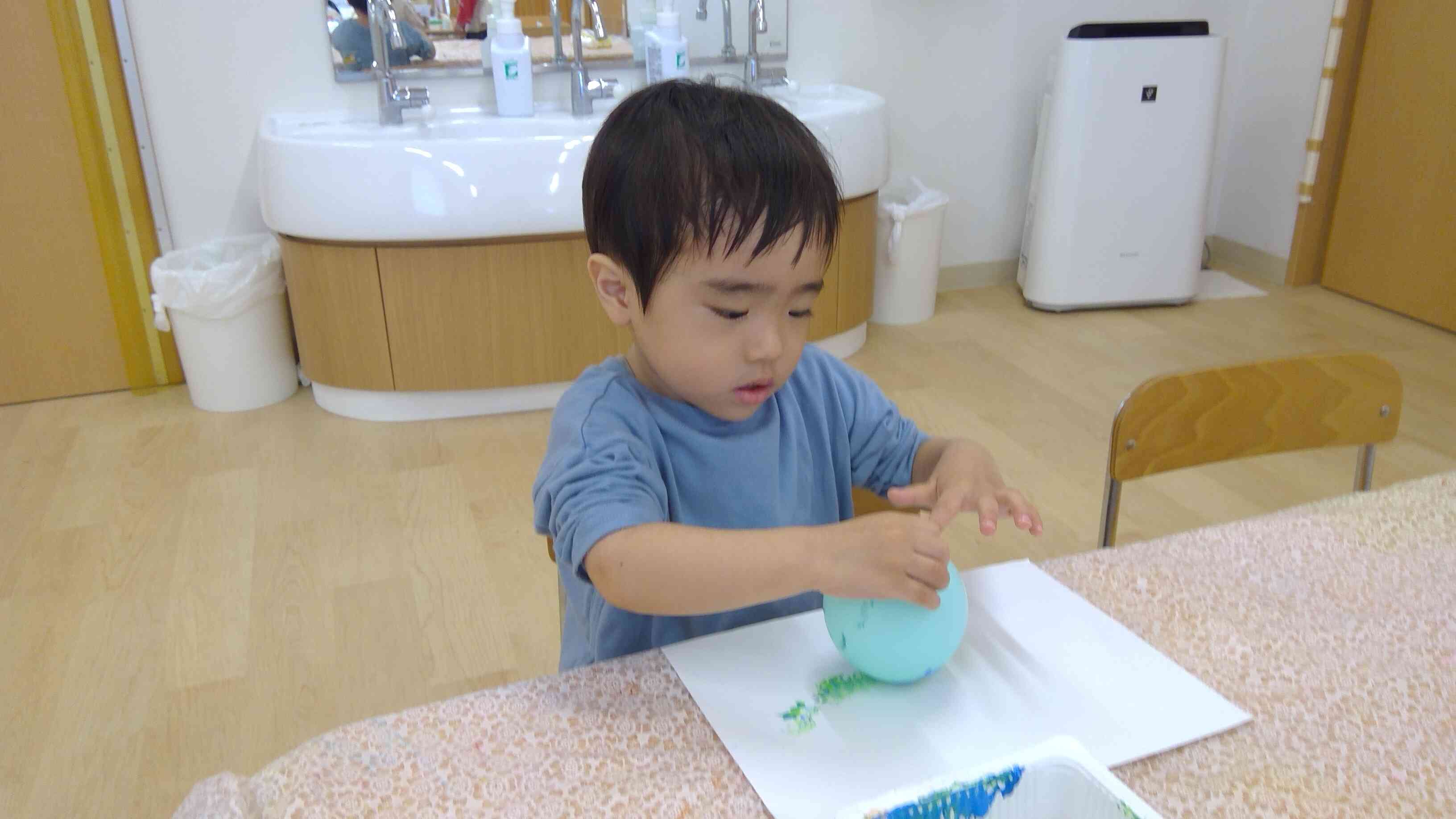 ハロウィン製作(うさぎ組・2歳児)