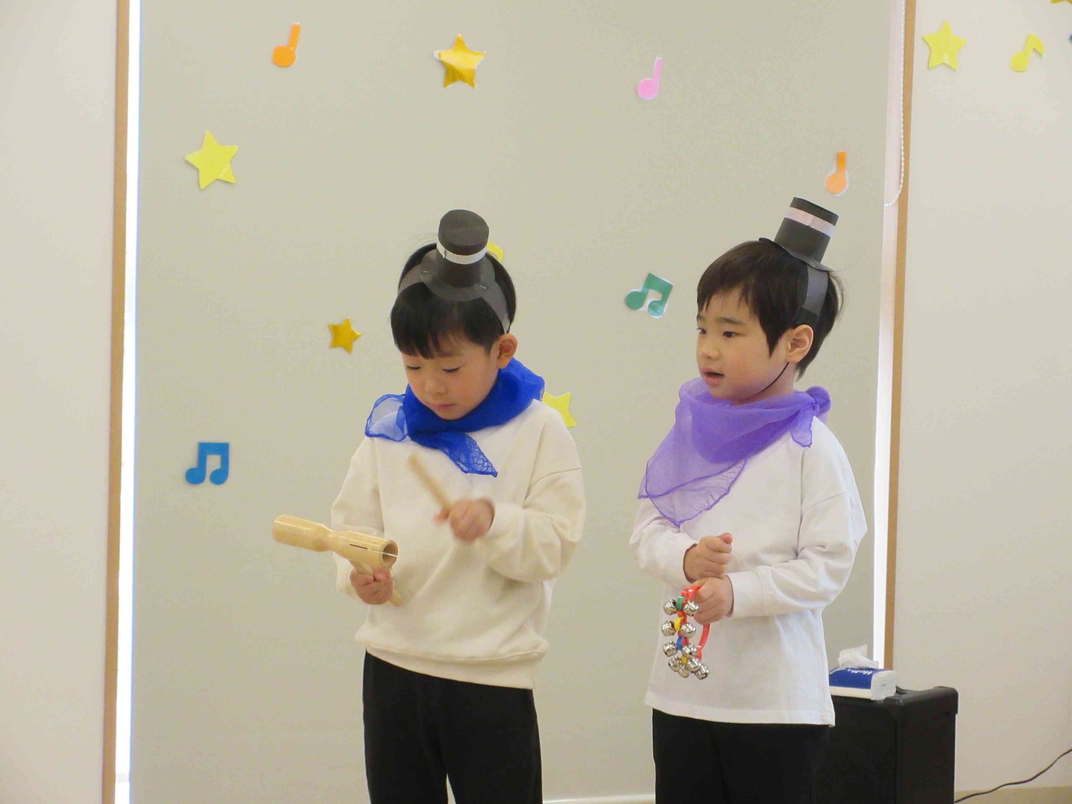 鈴とウッドブロックを使ったよ！