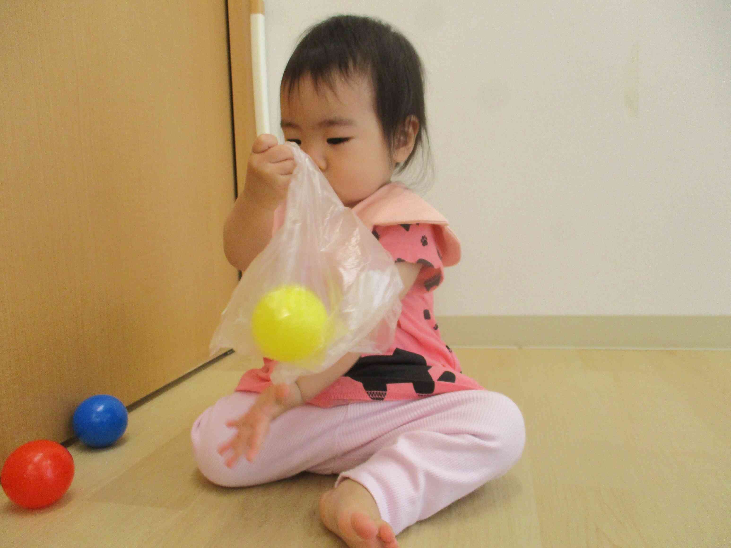 ボール遊び(あひる組　1歳児)