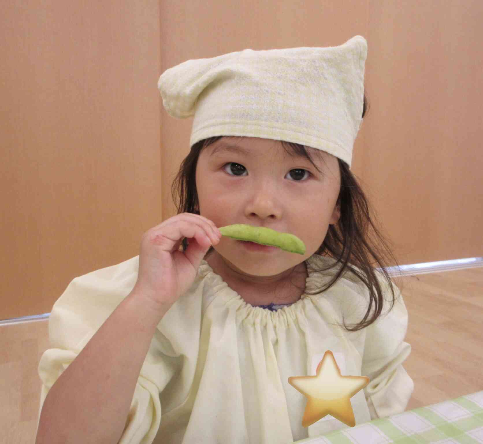 食育「ずんだ作り」(3歳児・りす組)