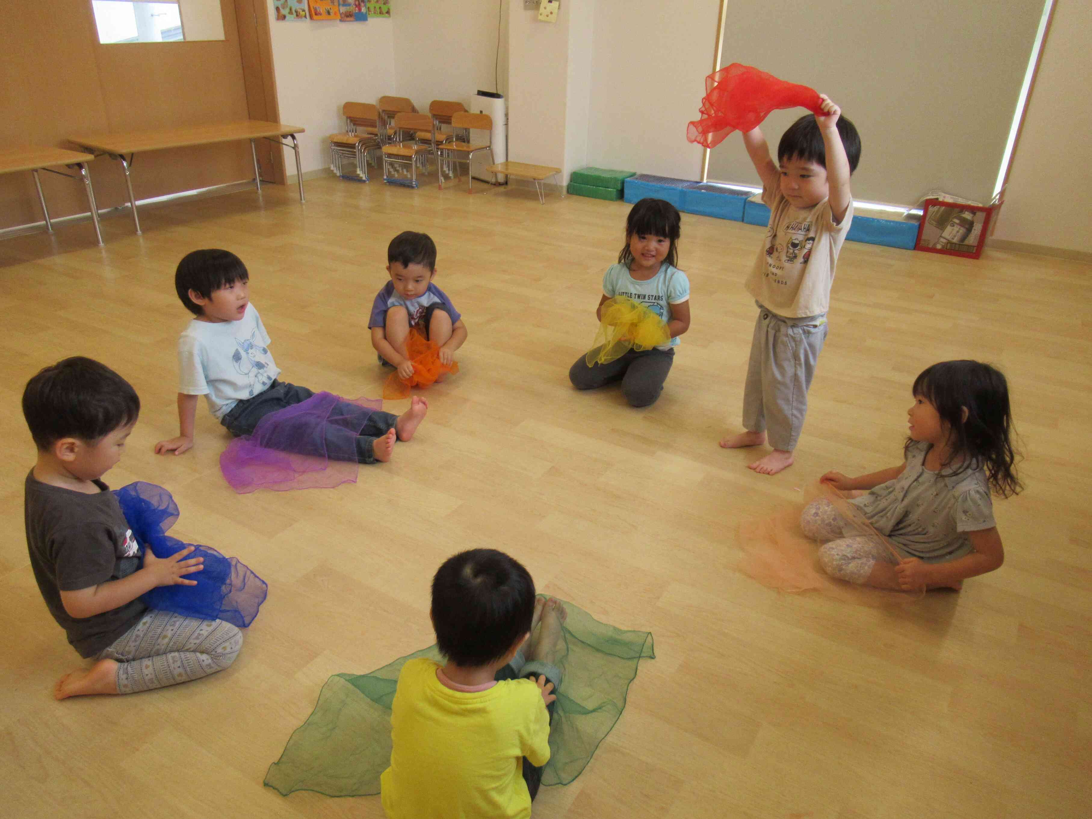 リトミックをしたよ（りす組・3歳児）