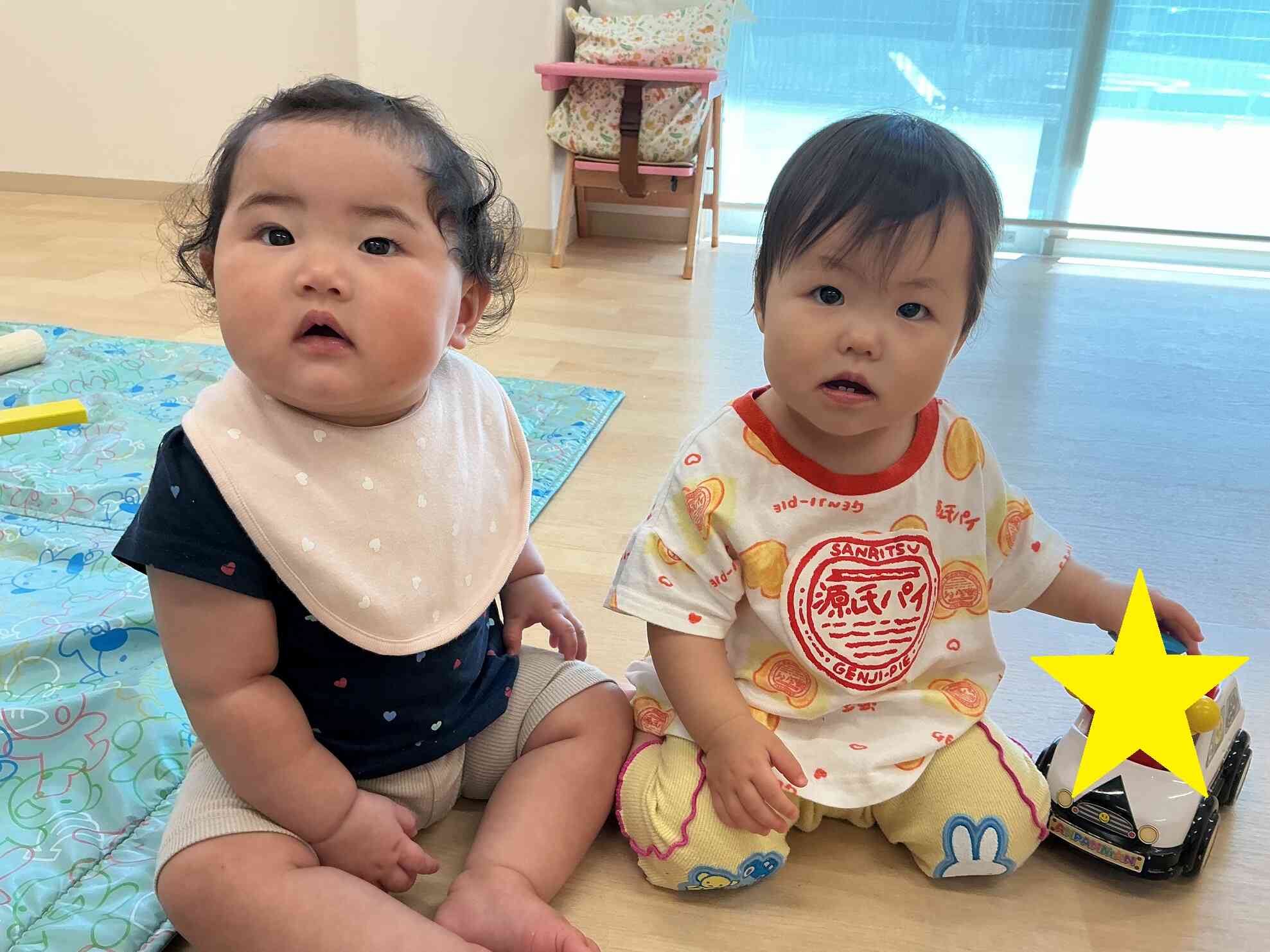 お部屋遊び楽しいね(ひよこ組・0歳児)