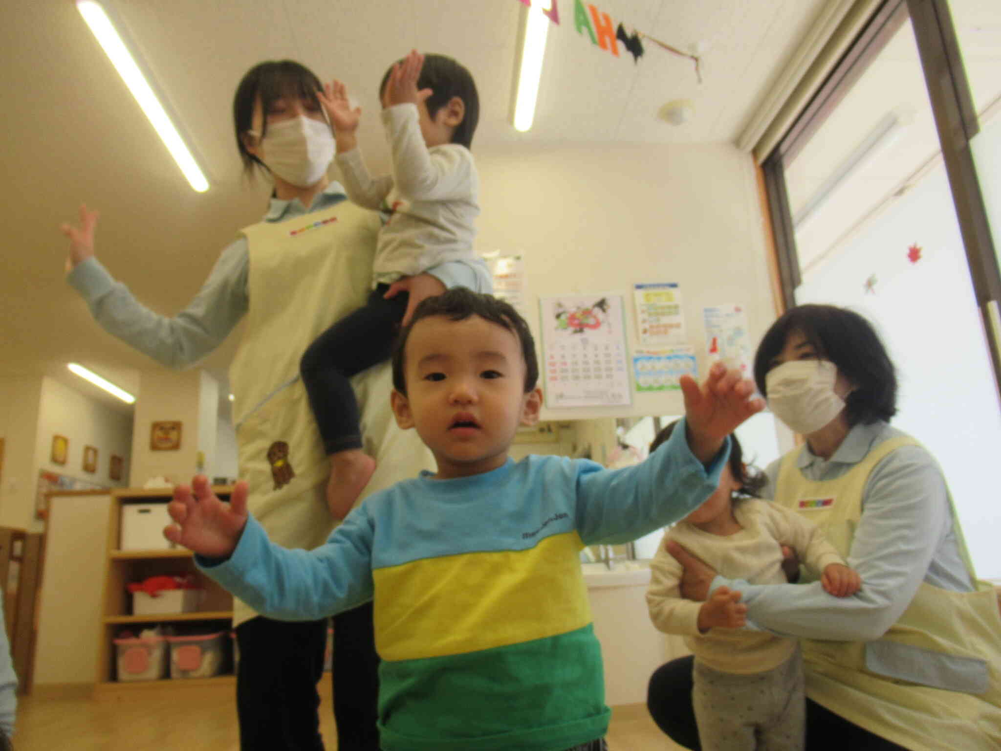 キラキラ光る♪手首を動かしキラキラ☆