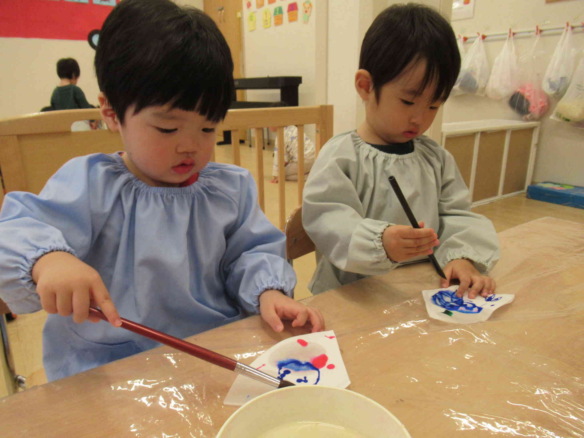 にじみ絵製作【2歳児】