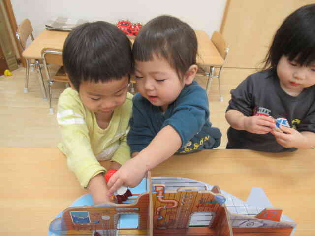 みんなで仲良くお人形遊び♪