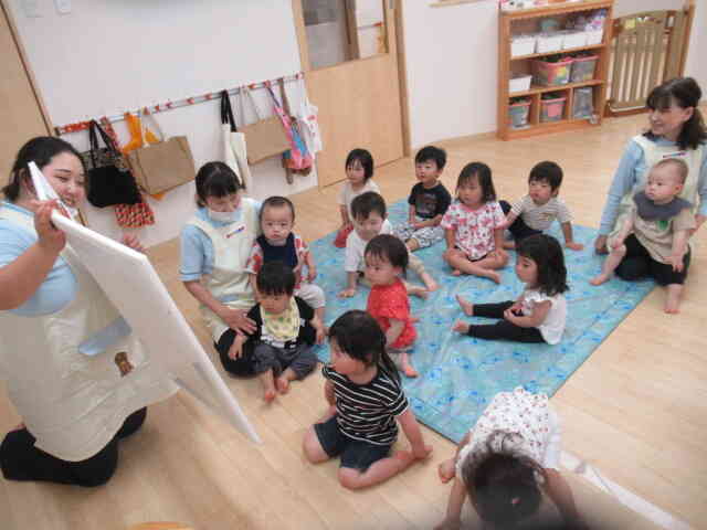 皆真剣に見てくれました♪一緒に歌ってくれる子もいましたよ