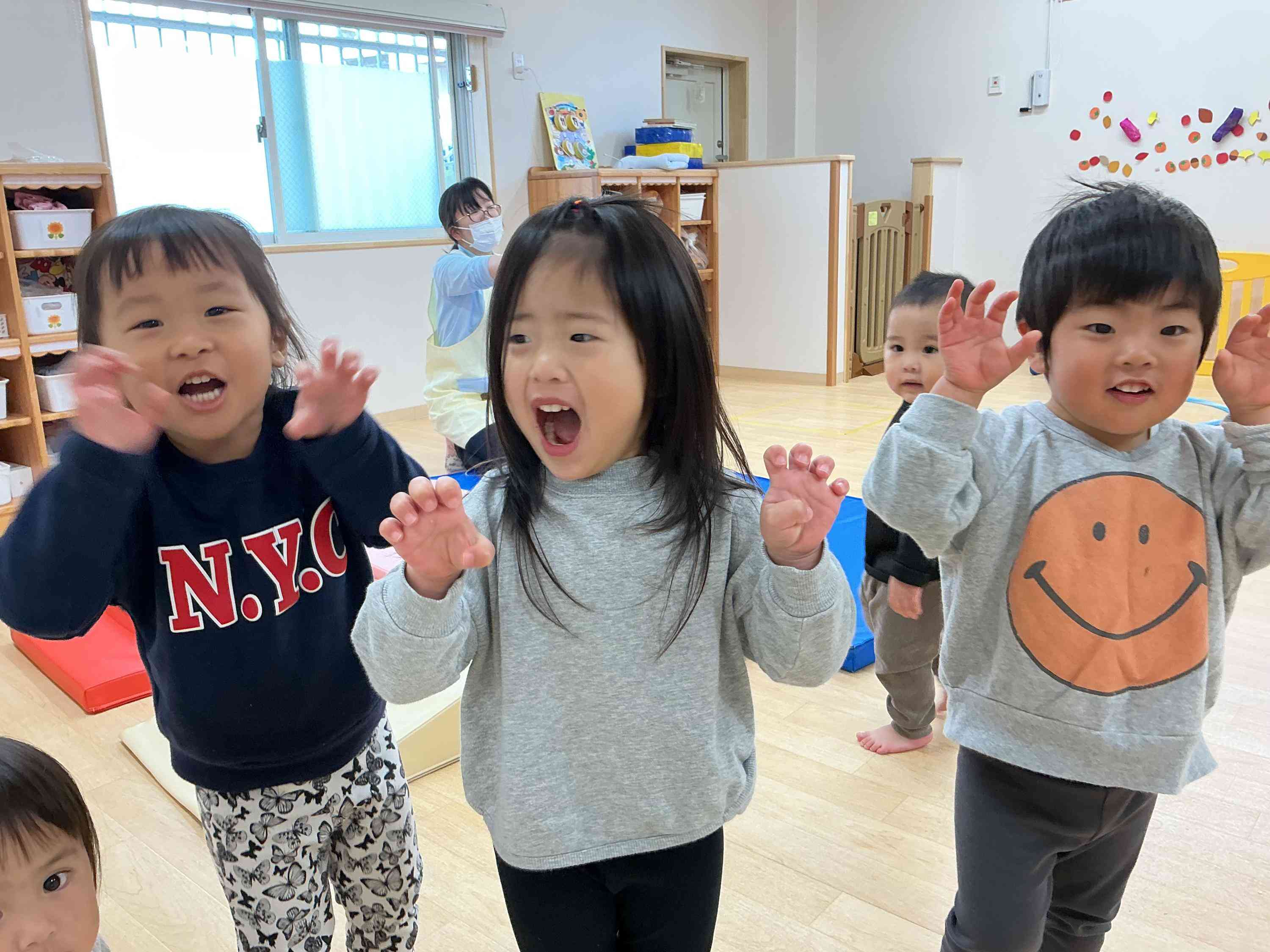 ガオっーとライオンのものまねです。