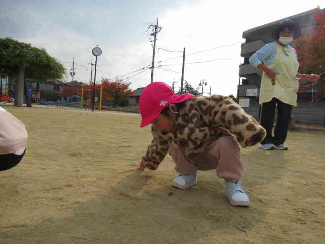 砂にお絵描きも楽しみました。