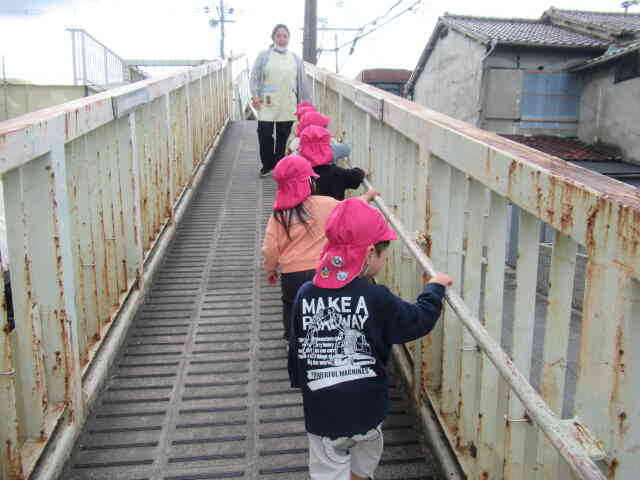 歩道橋に行ってきたよ！！