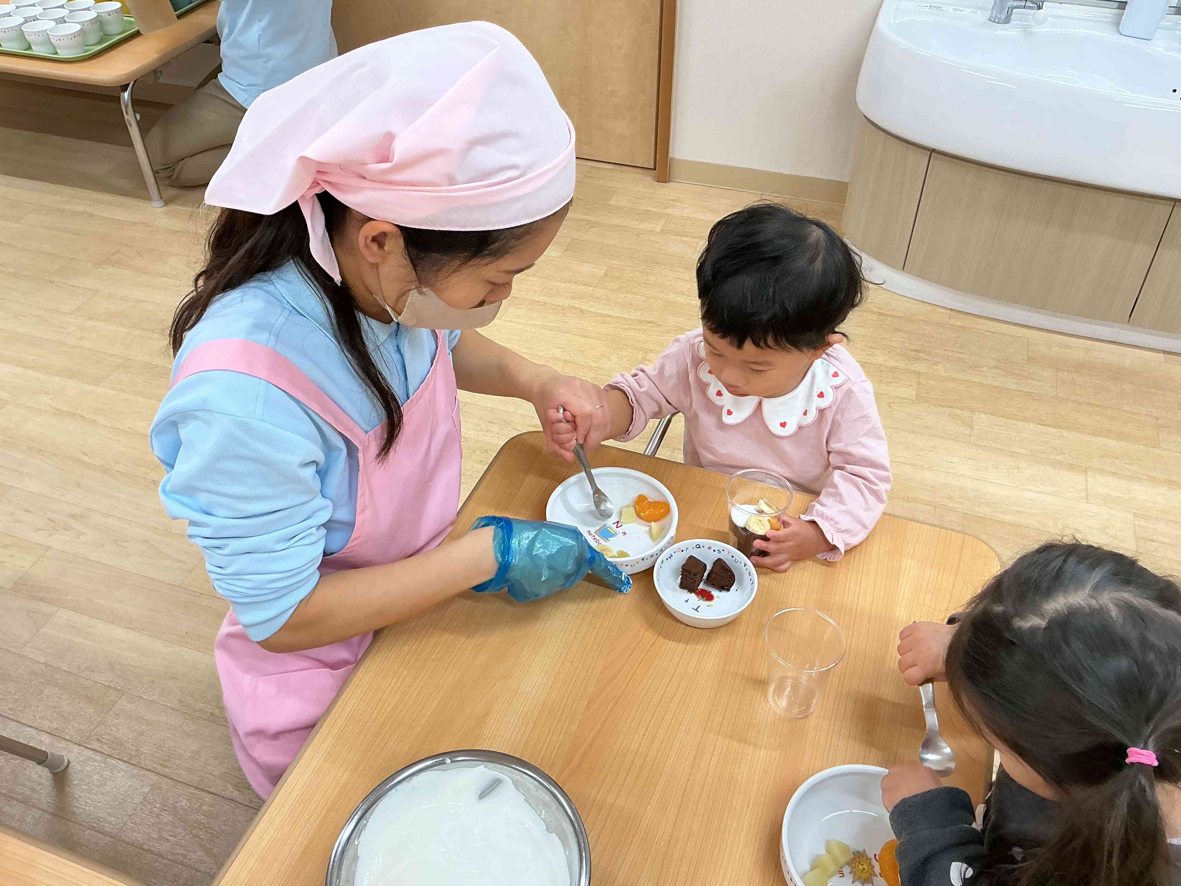 あひる組さんは先生と一緒に作りました♪