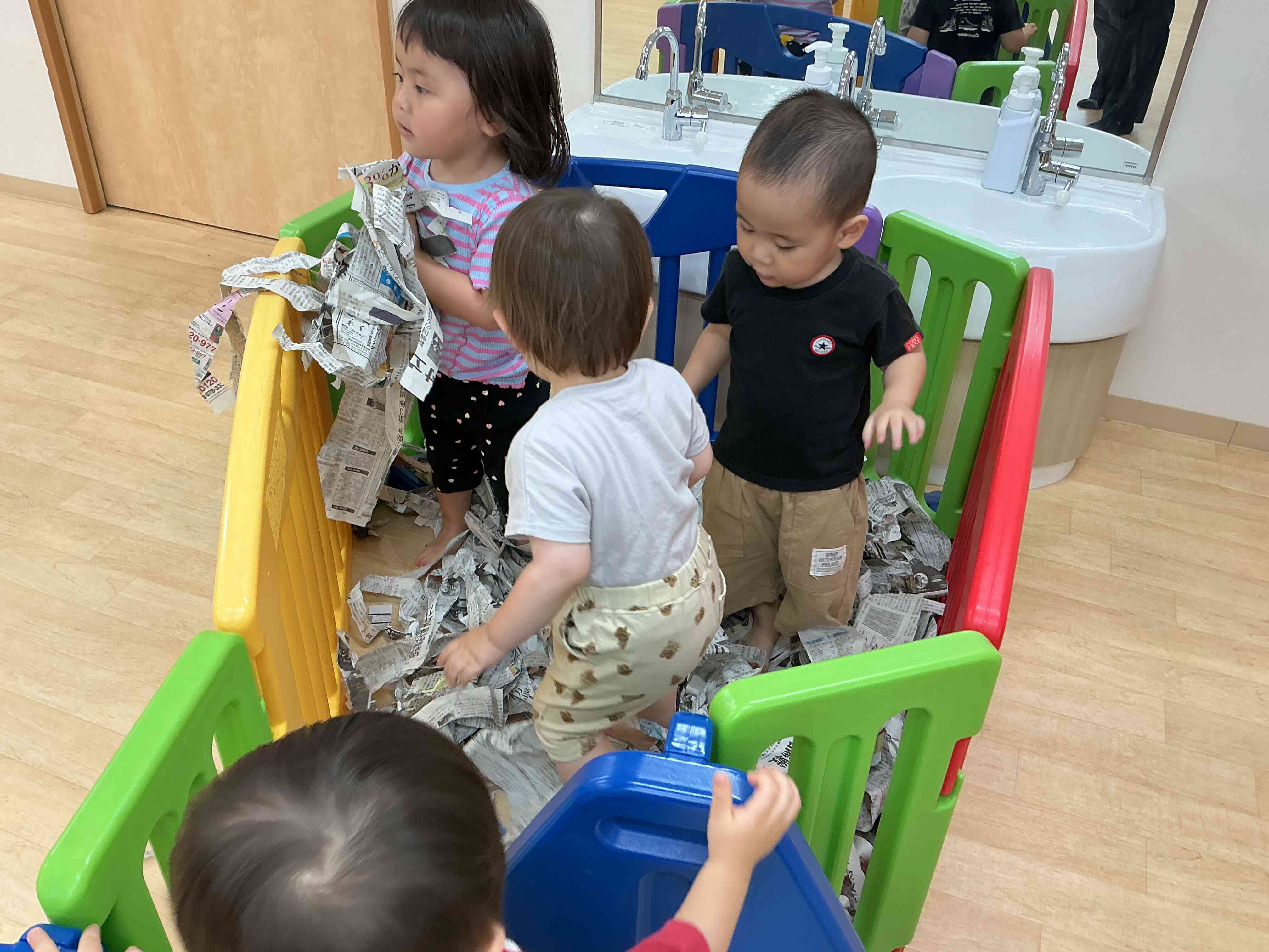 新聞遊びでも思い切り遊ぶよ〜！