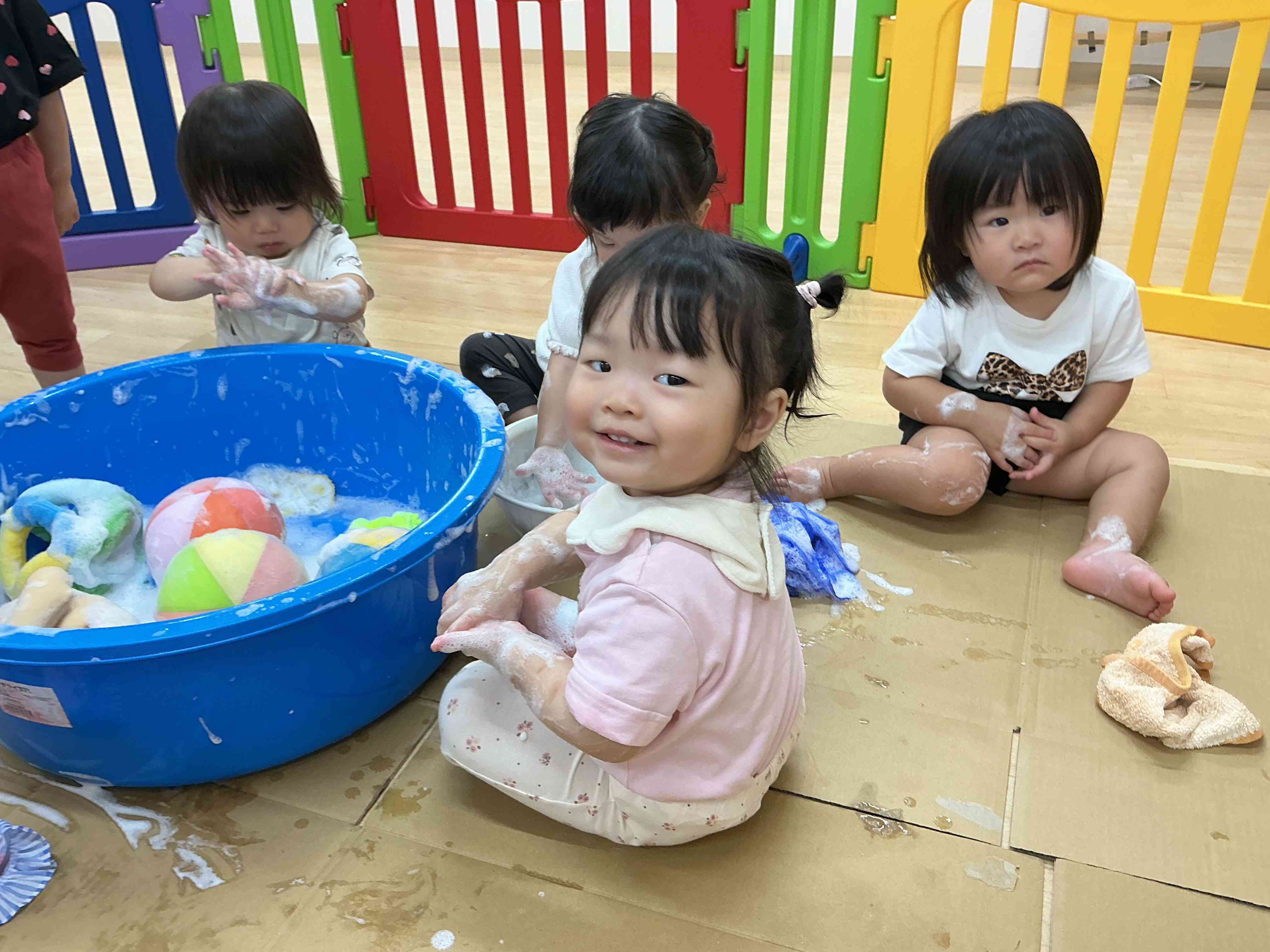 泡遊び気持ちいいね!