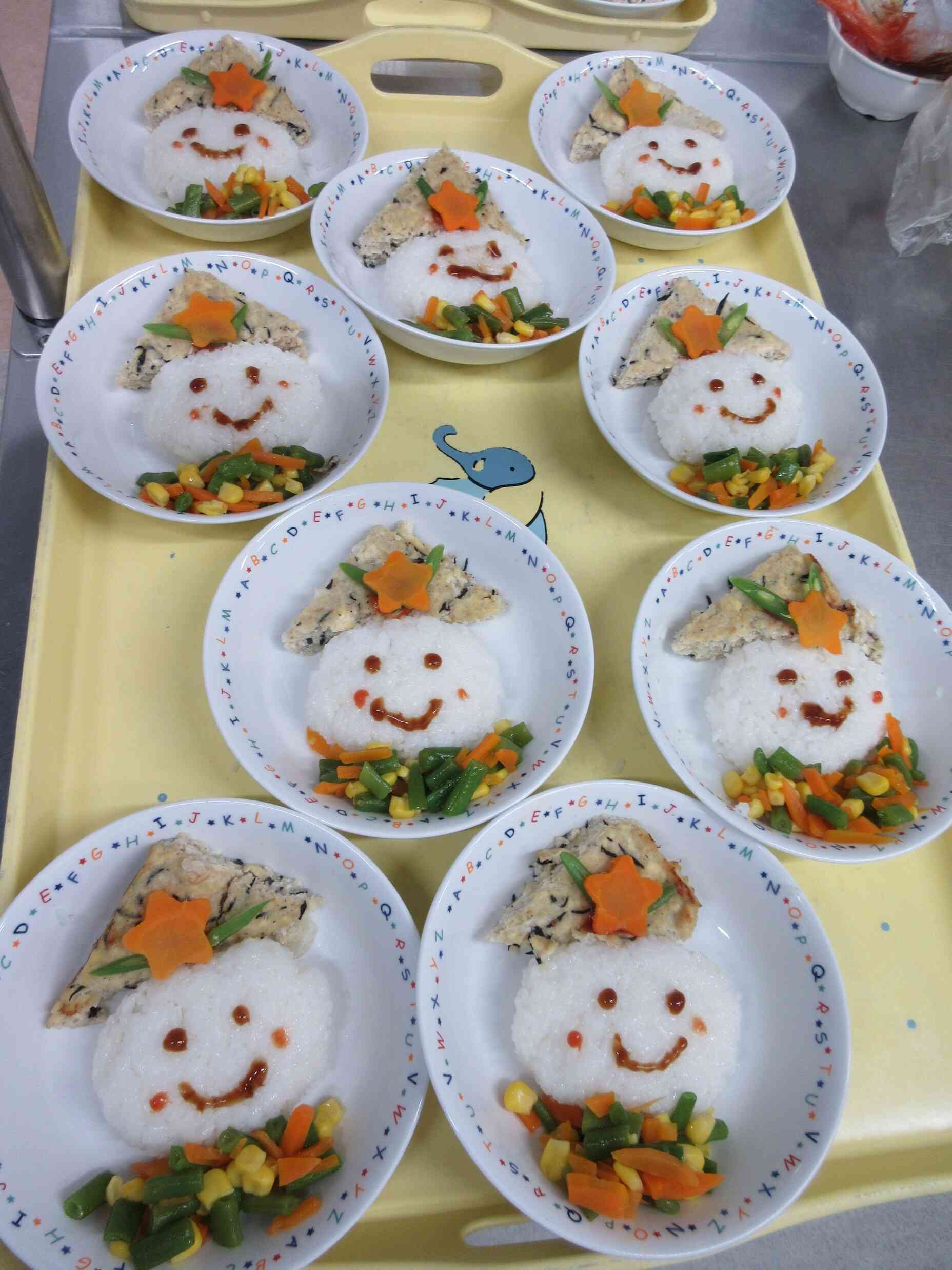 5月の誕生会食は『兜ハンバーグ』でした♪