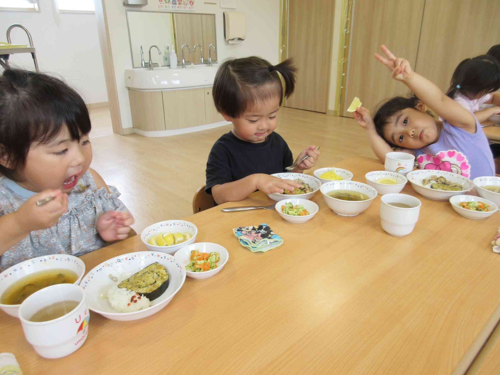 たくさん食べています☆
