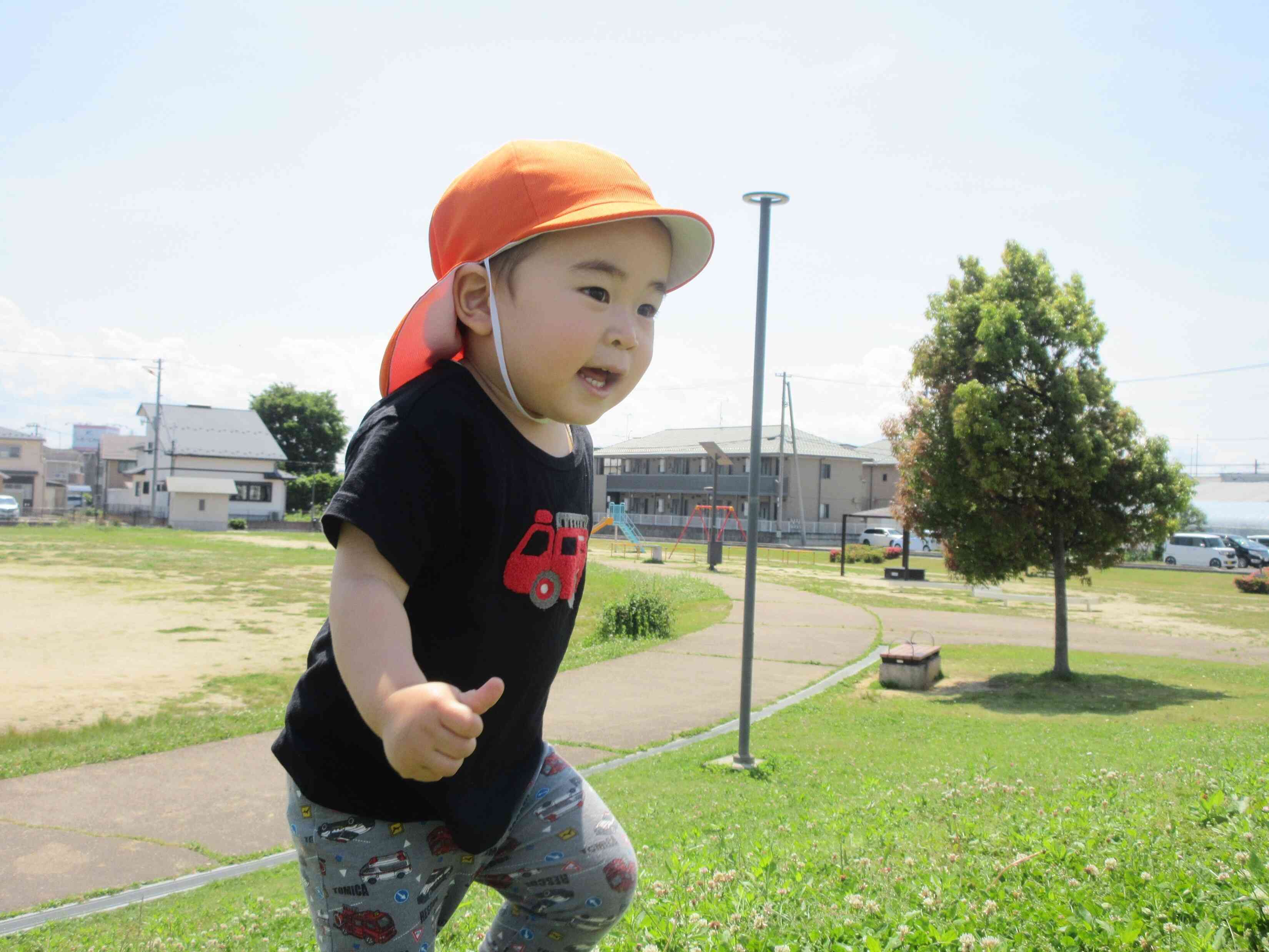 お山まで競走中！