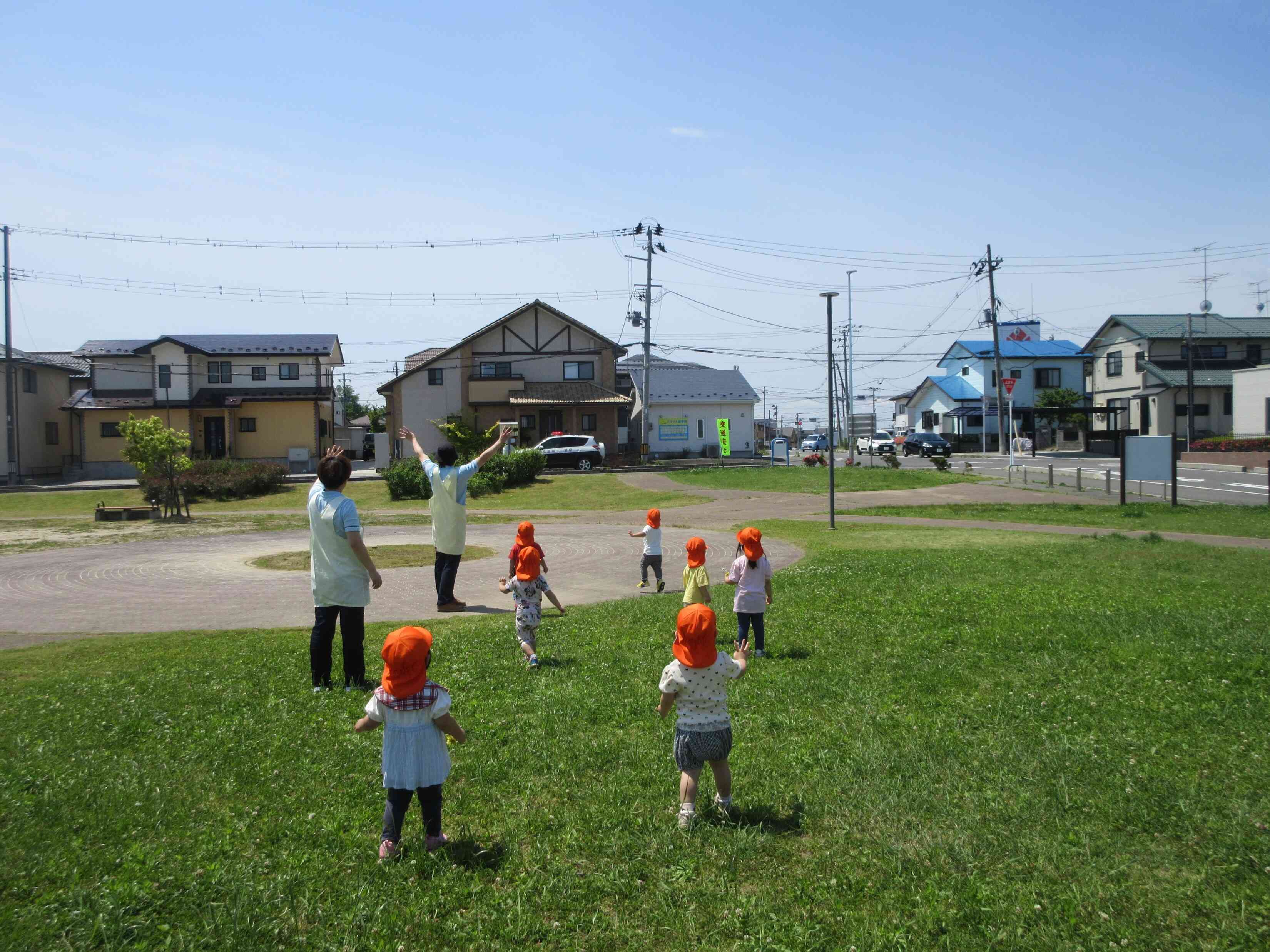パトカーを発見！！