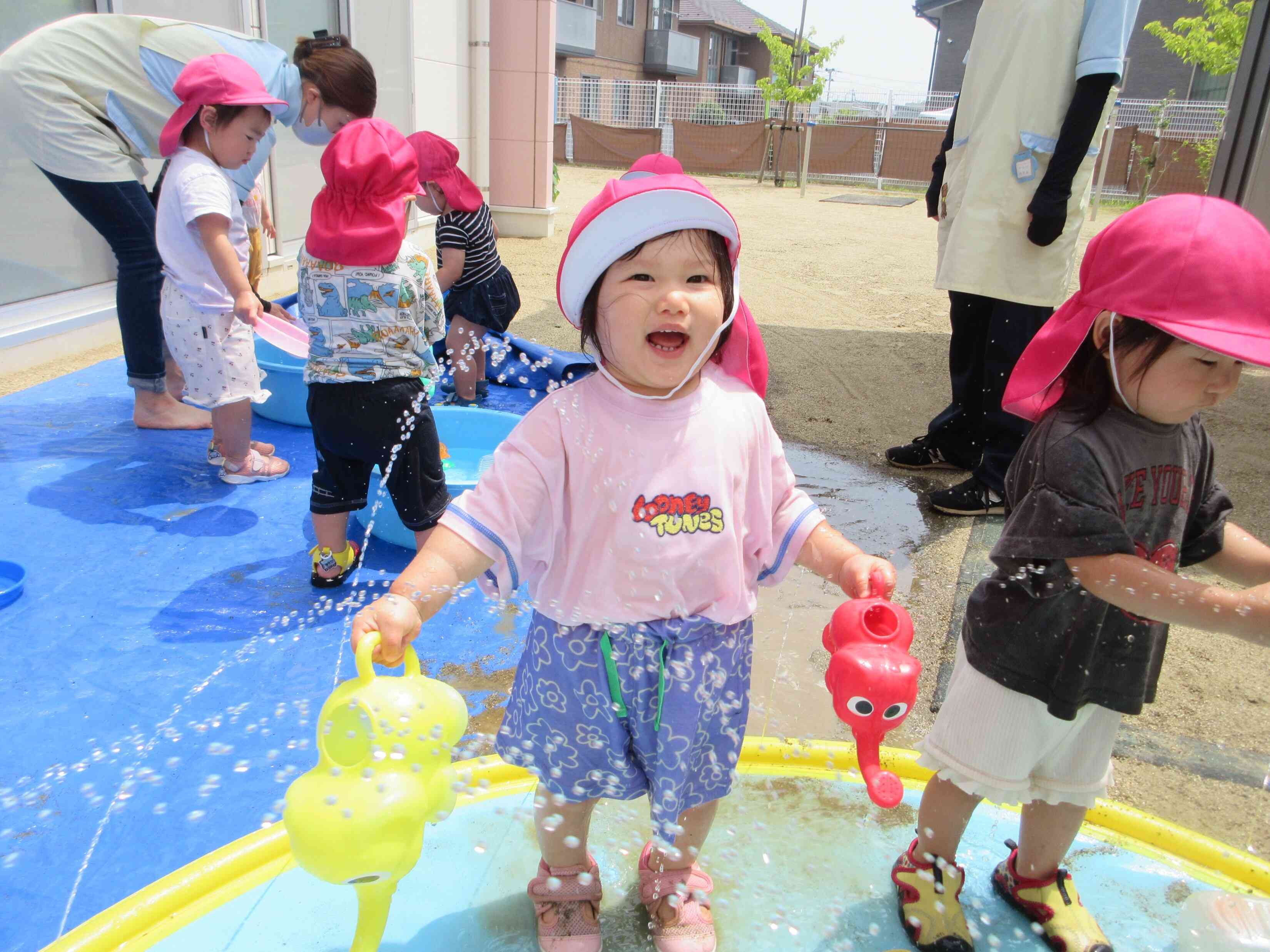 水遊び楽しいね!