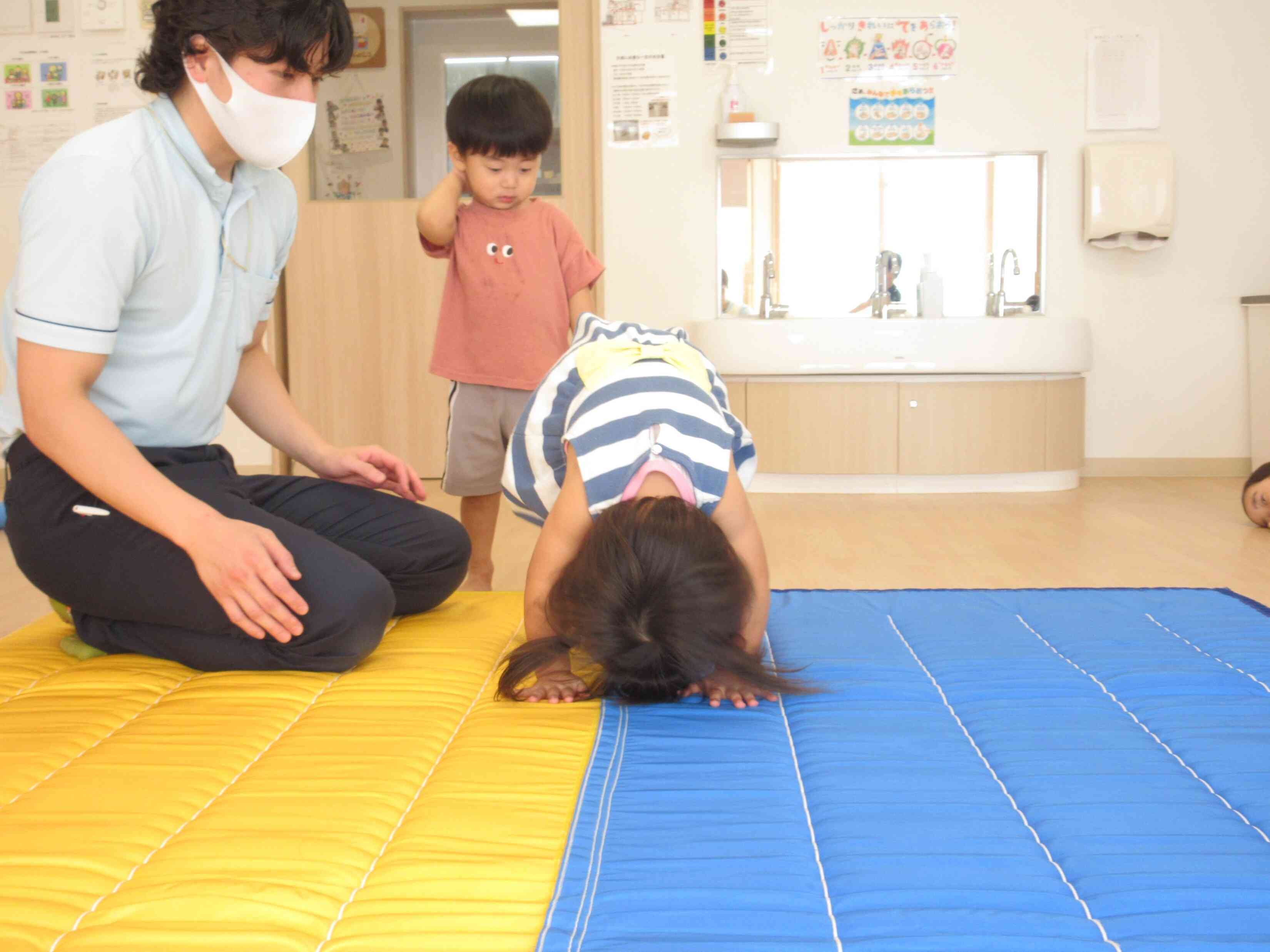 これから前転しまーす！