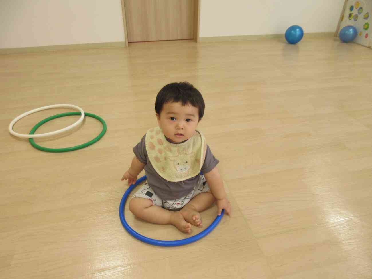 ボール・フラフープ遊びをしました！