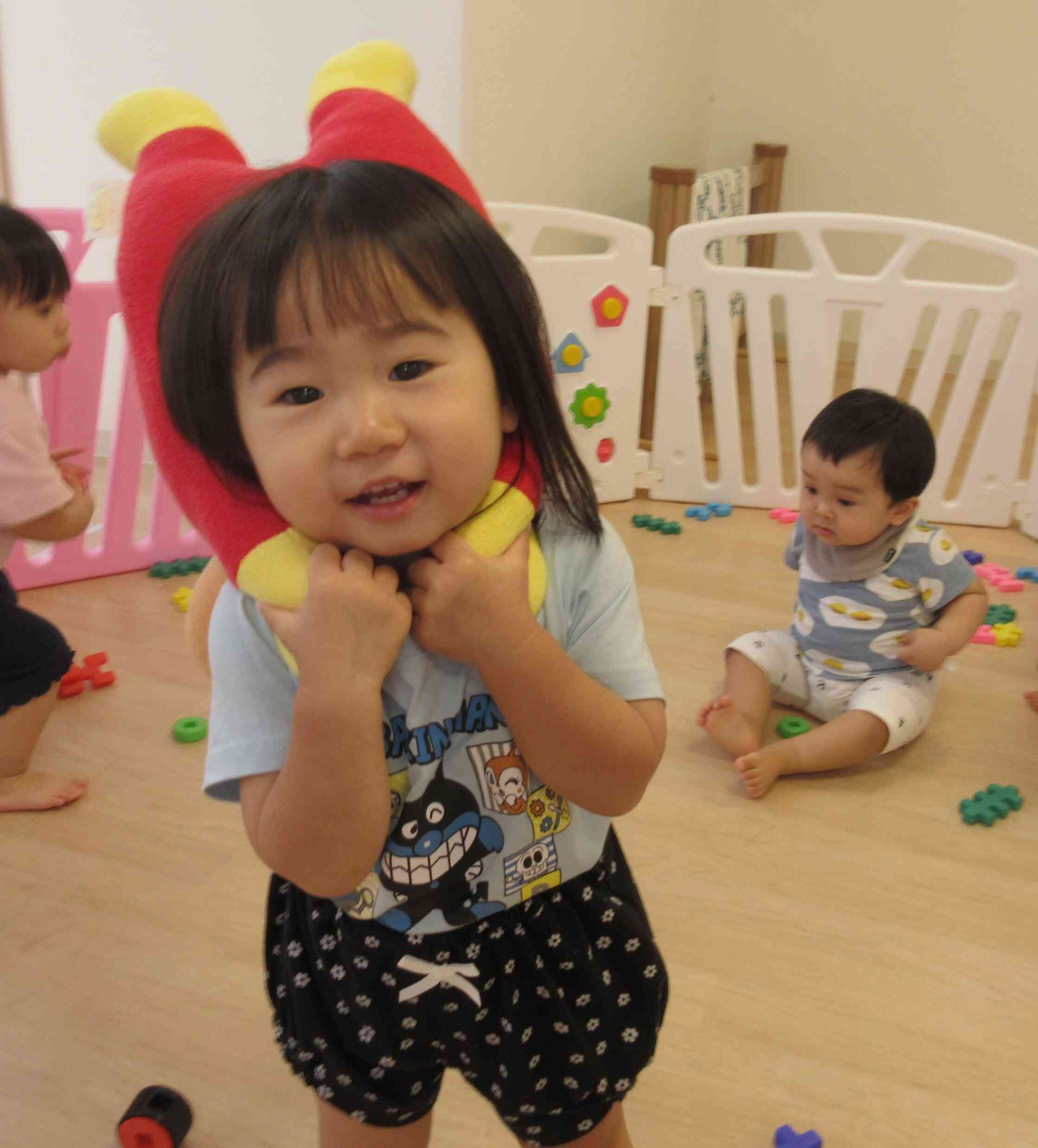 ぬいぐるみを肩車~♡