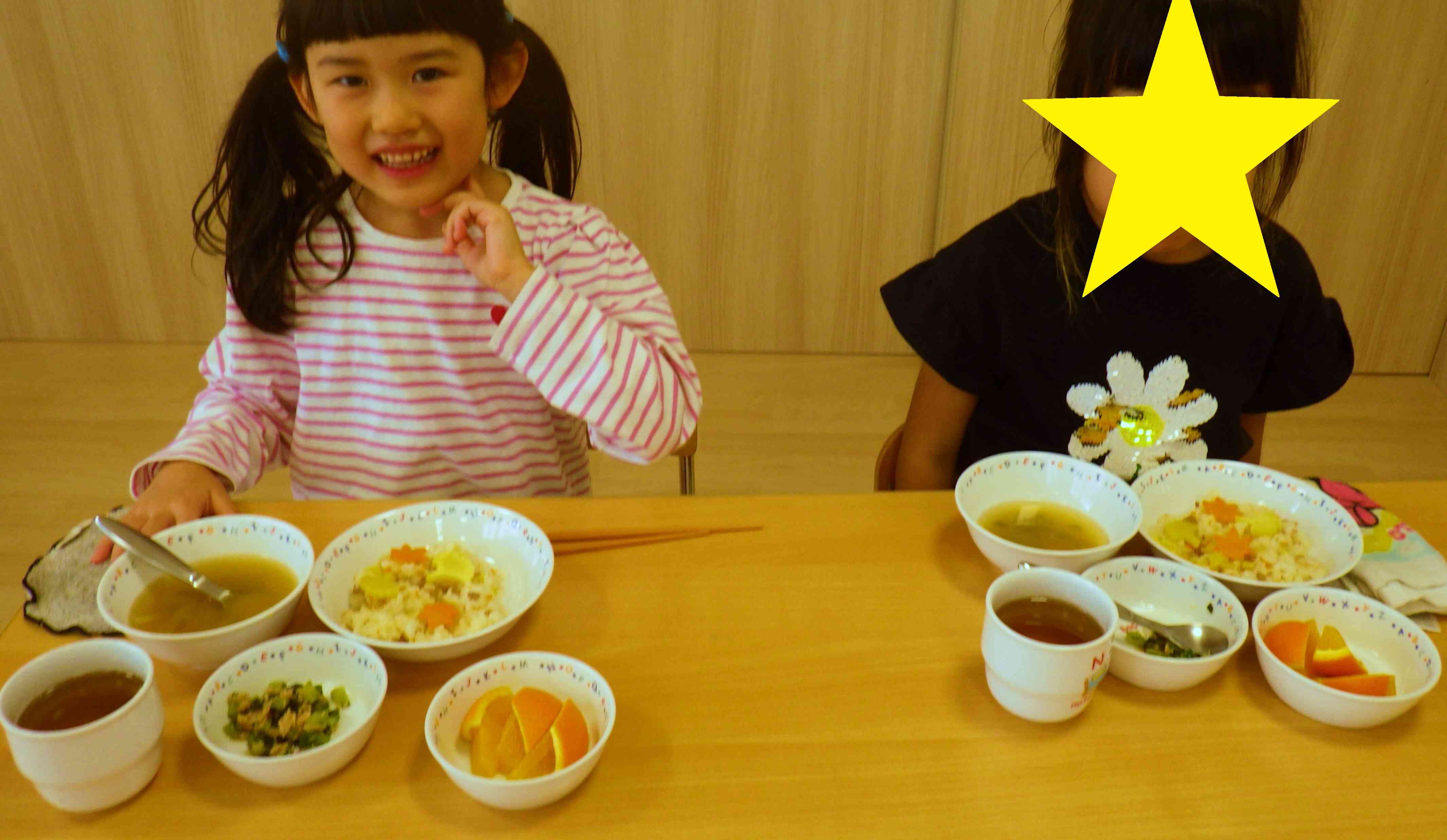 副菜はレモン汁を加えた「ツナサラダ」。酸っぱい味が好きな子に好評でした。