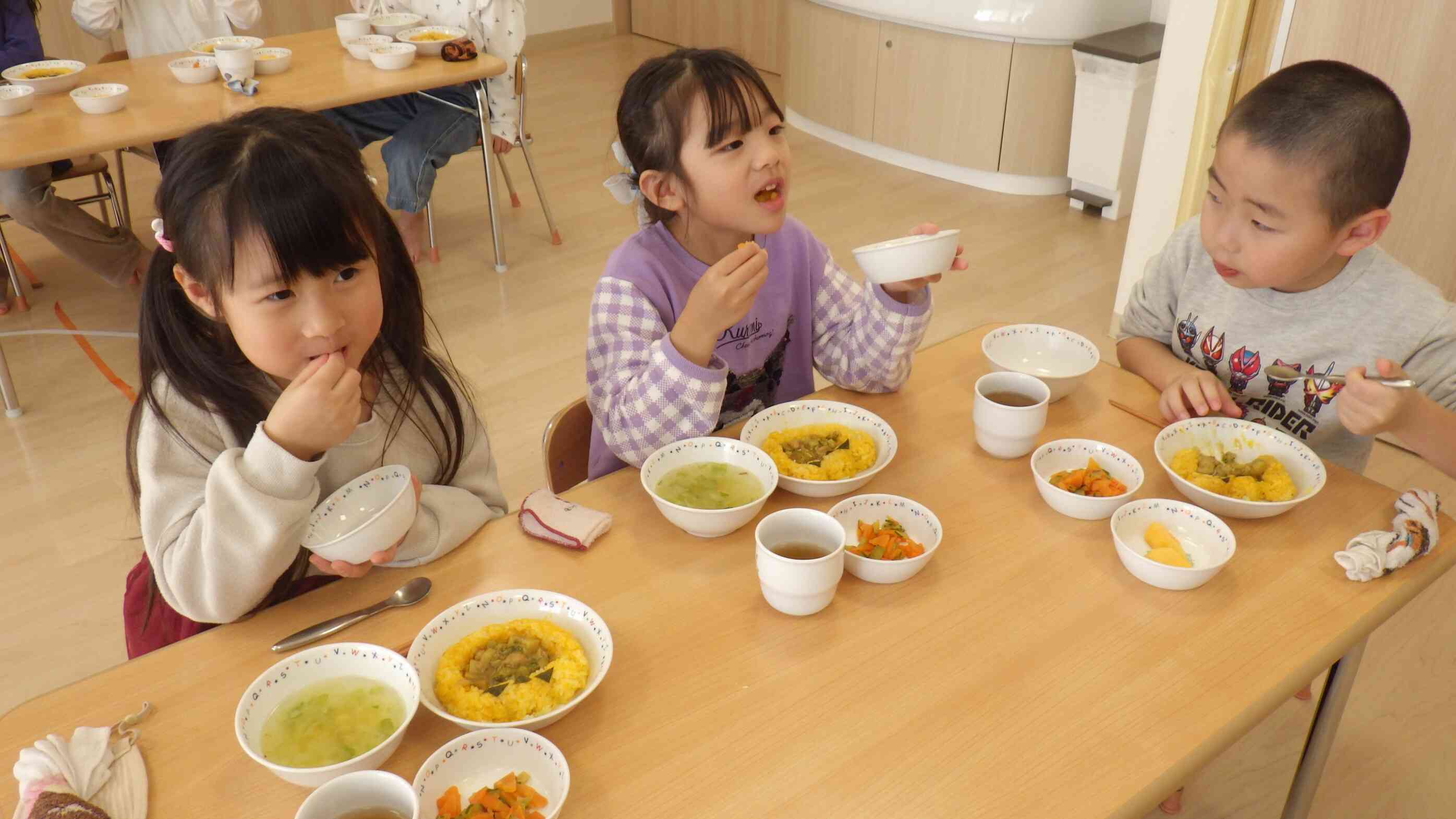 「明日も今日と同じご飯がいい~!」と、大人気メニューのカレーです