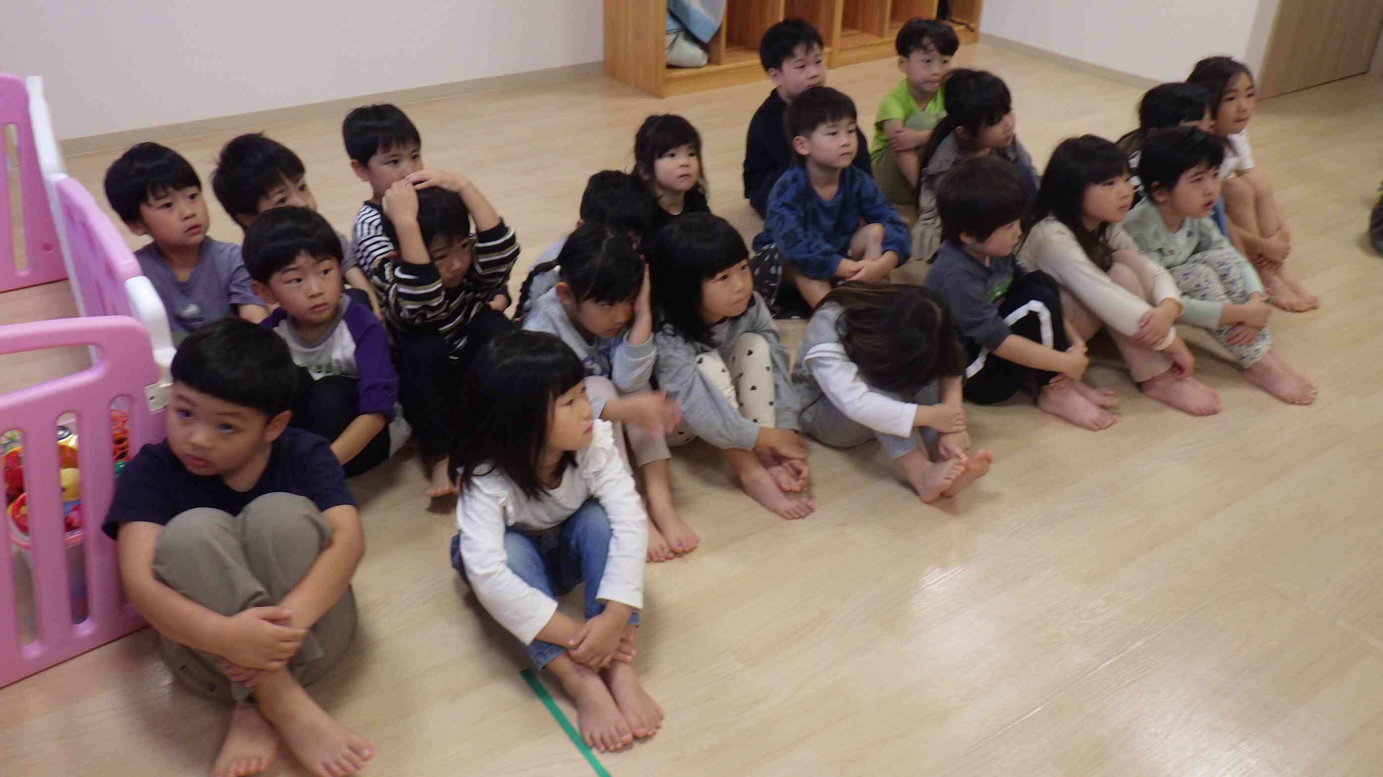 ４，５歳児さんになると聞く姿勢もすばらしいですね♪