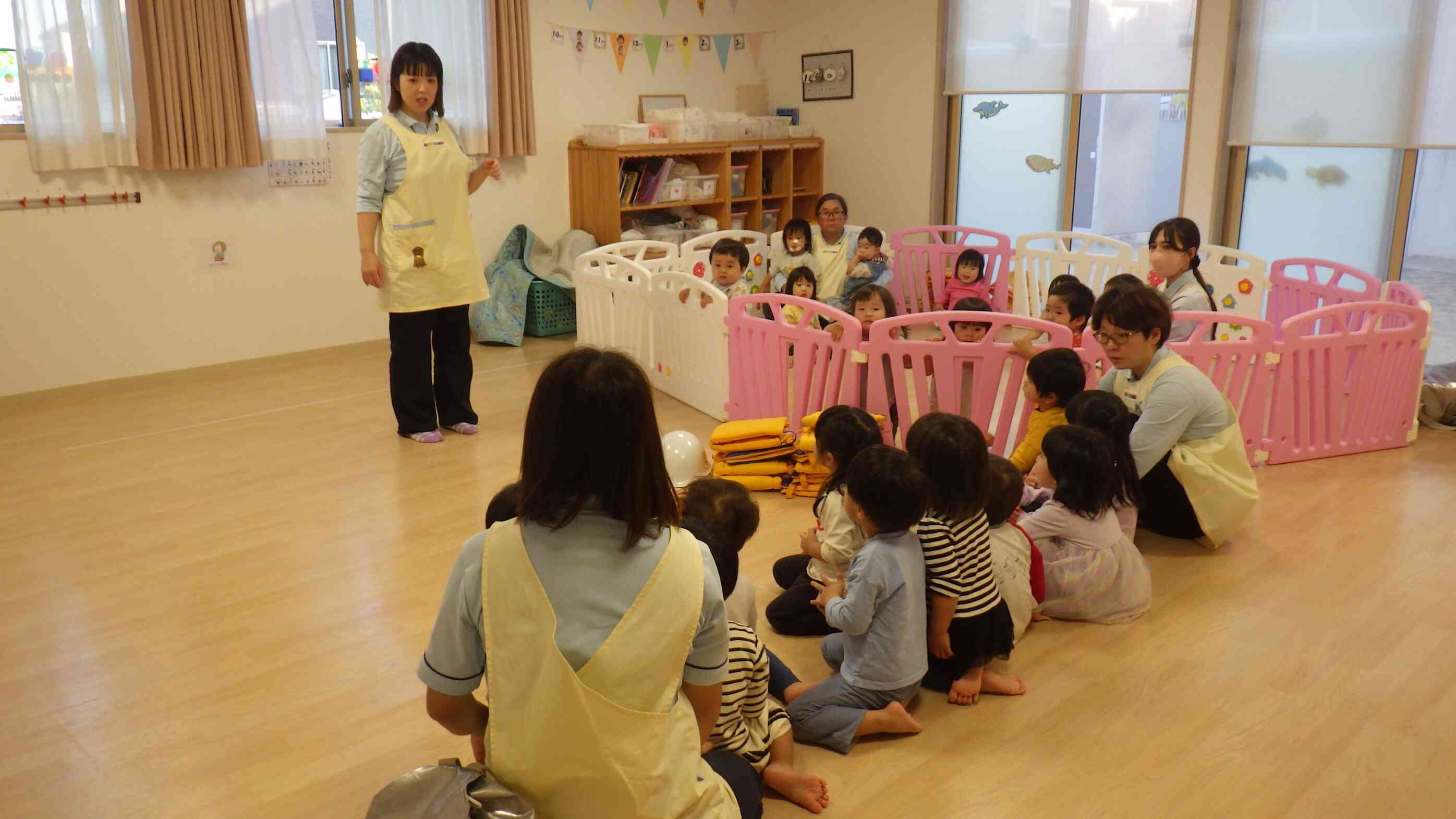 先生のお話をしっかりと聞いていますね！