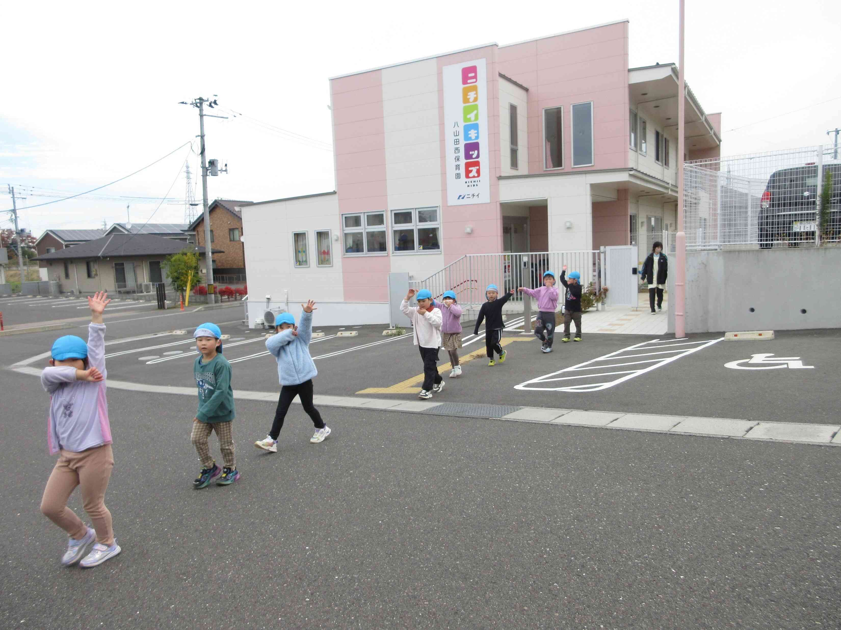 ～避難訓練の様子(3.4.5歳児)～