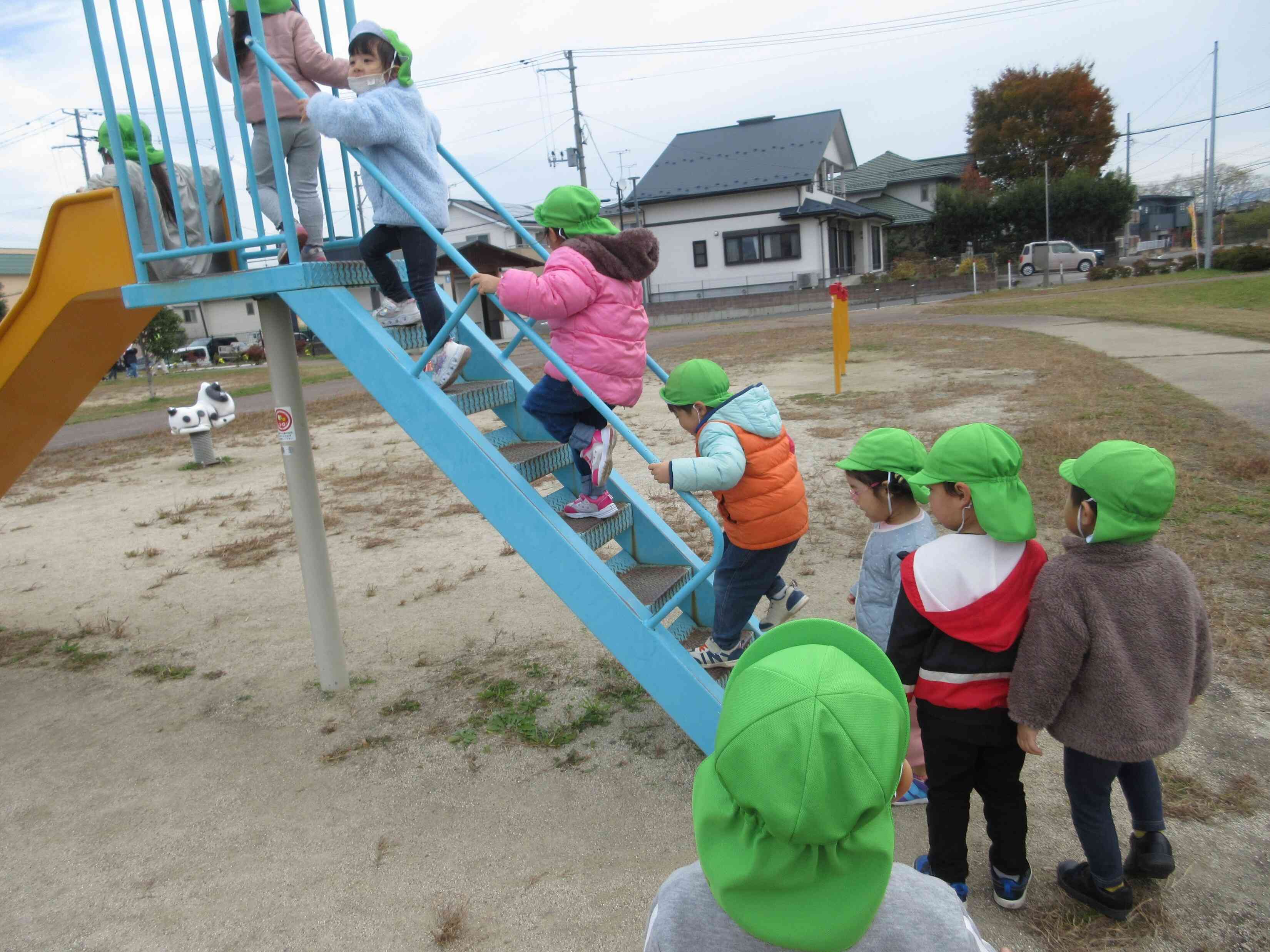 滑り台に大行列♡
