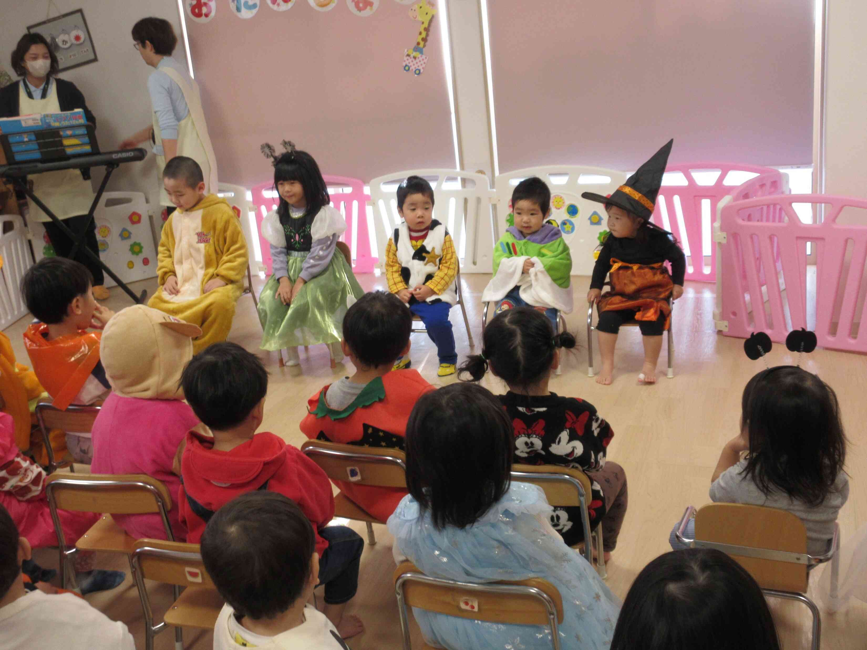 誕生日のお友達も仮装してま～す♡