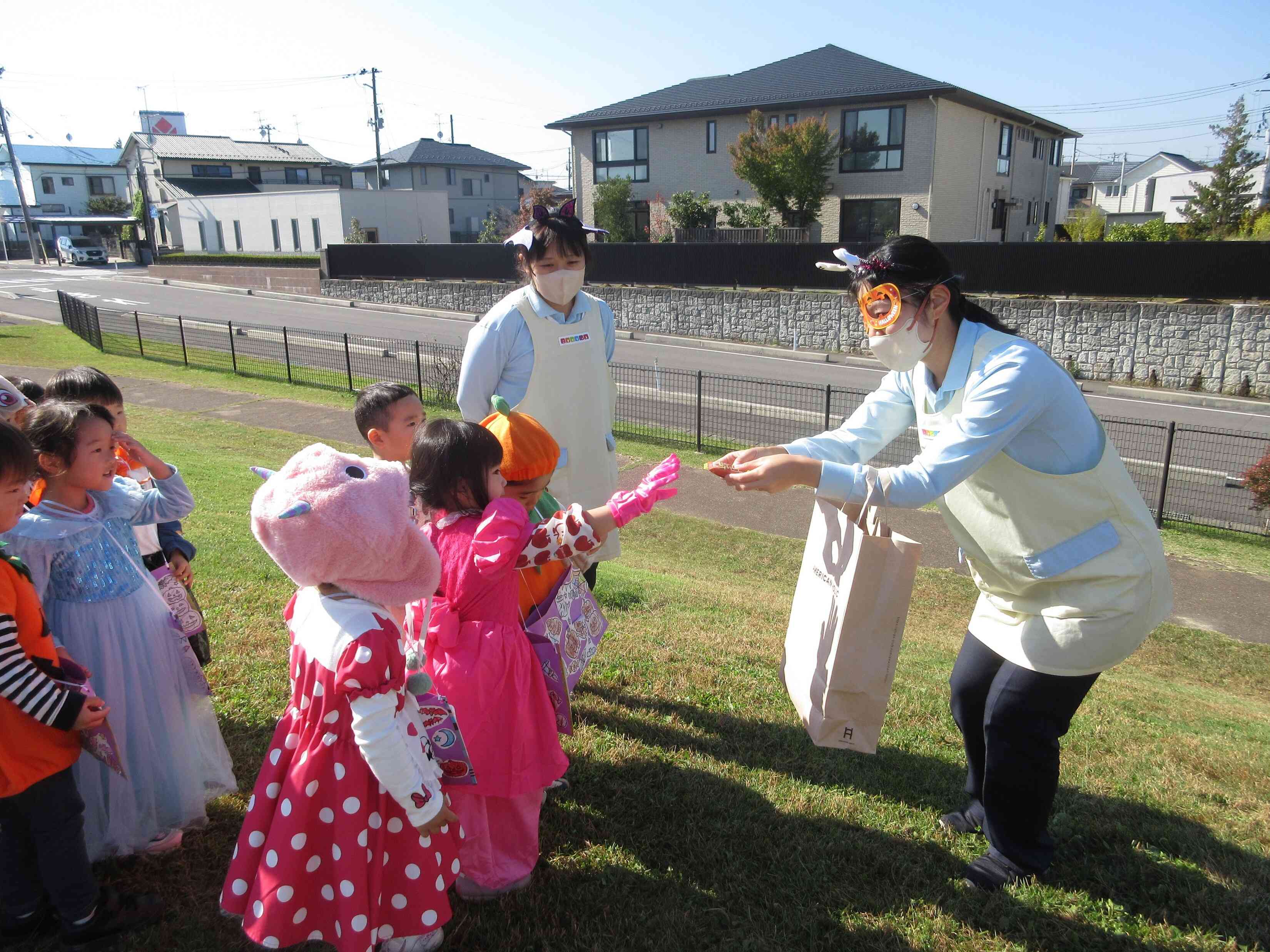 ３歳児さんにとっては、初めての経験！！