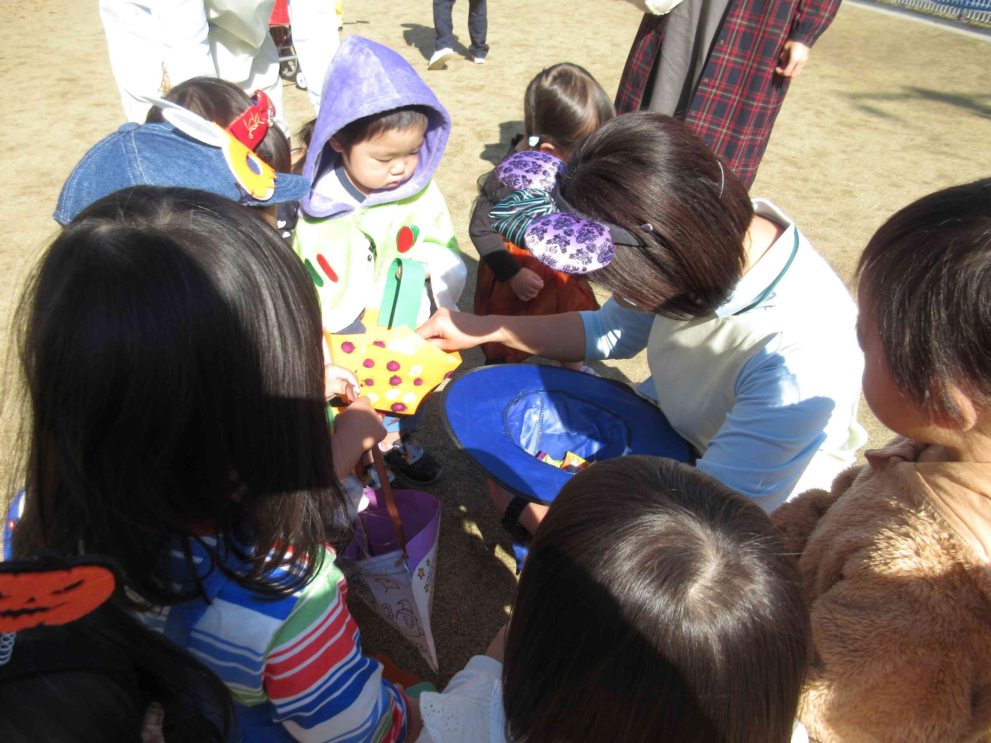 おかしくださ~い!