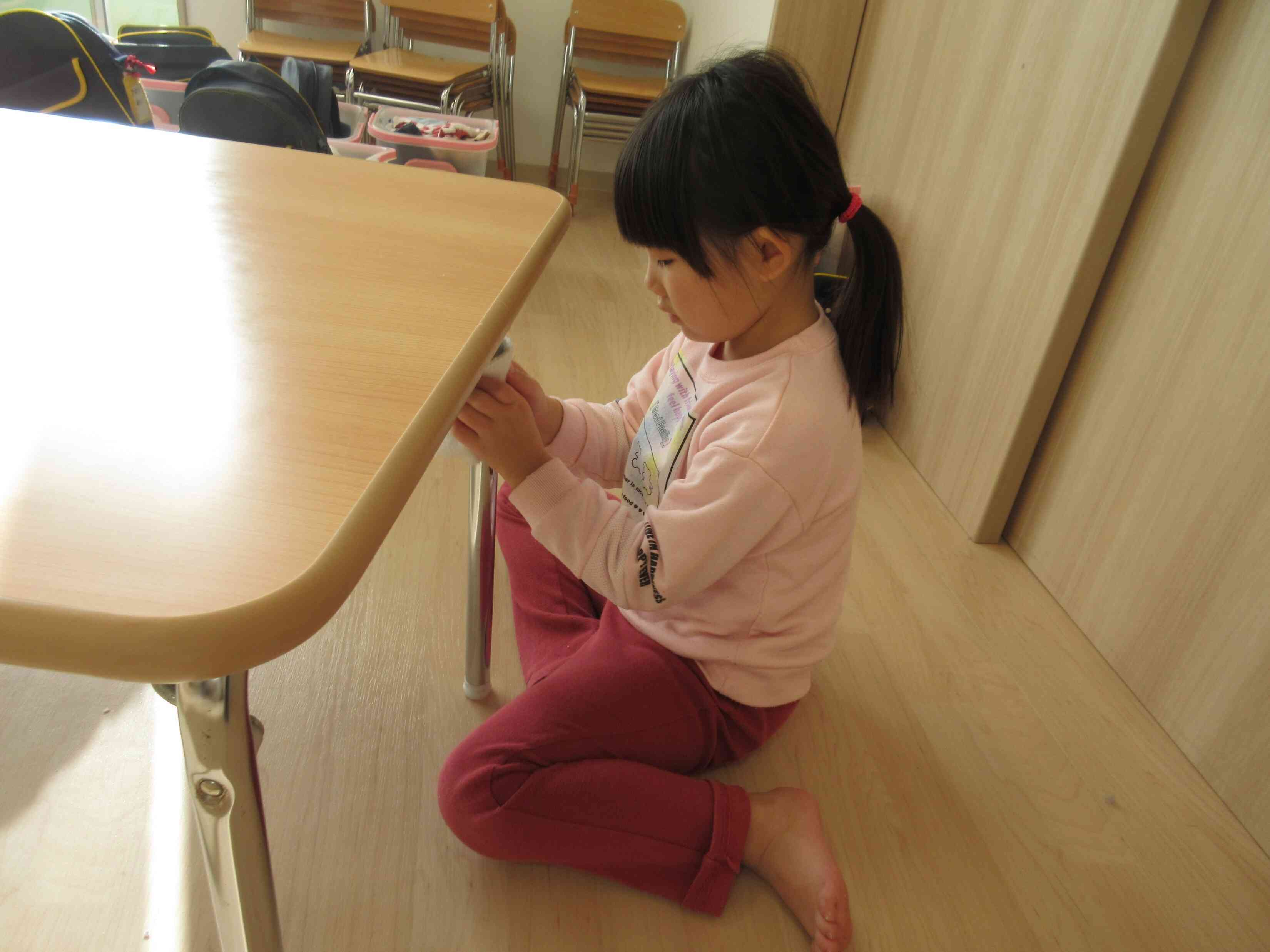 普段使っているテーブルもきれいにします！