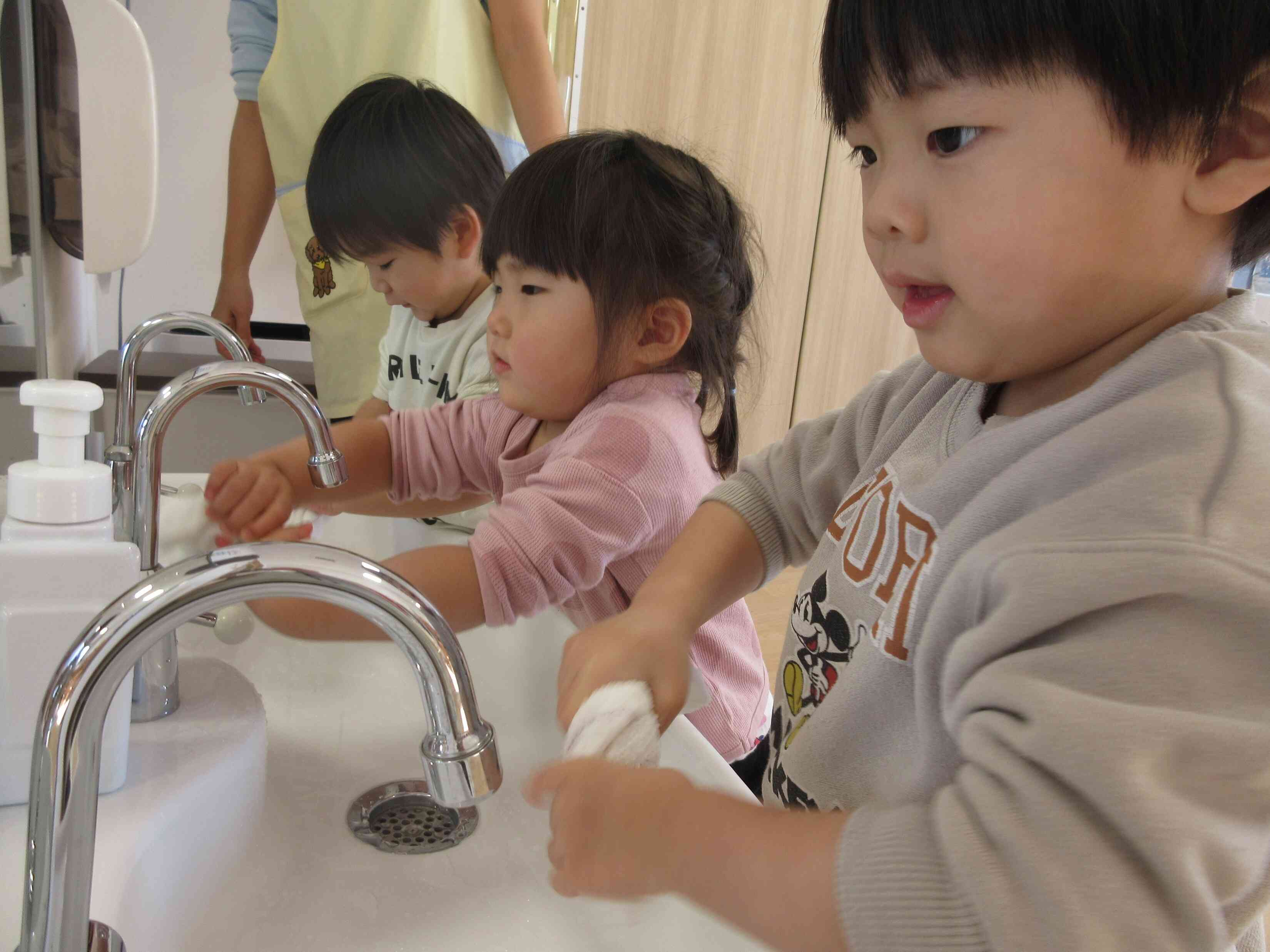 ～うさぎ組の様子(２歳児クラス)～