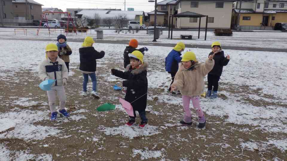 公園でくるくる凧揚げしました！