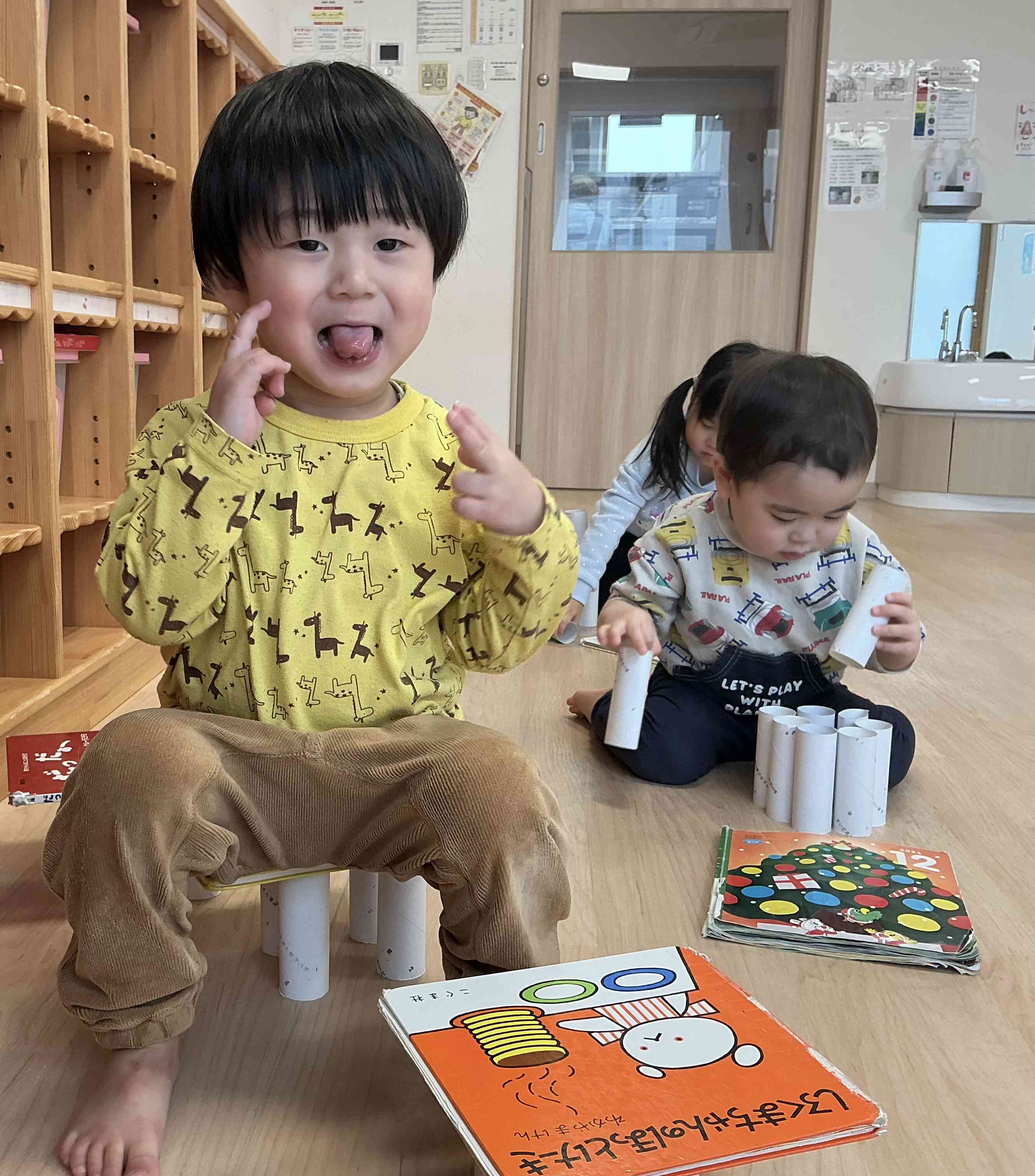 トイレットペーパーの芯でも遊んだよ!