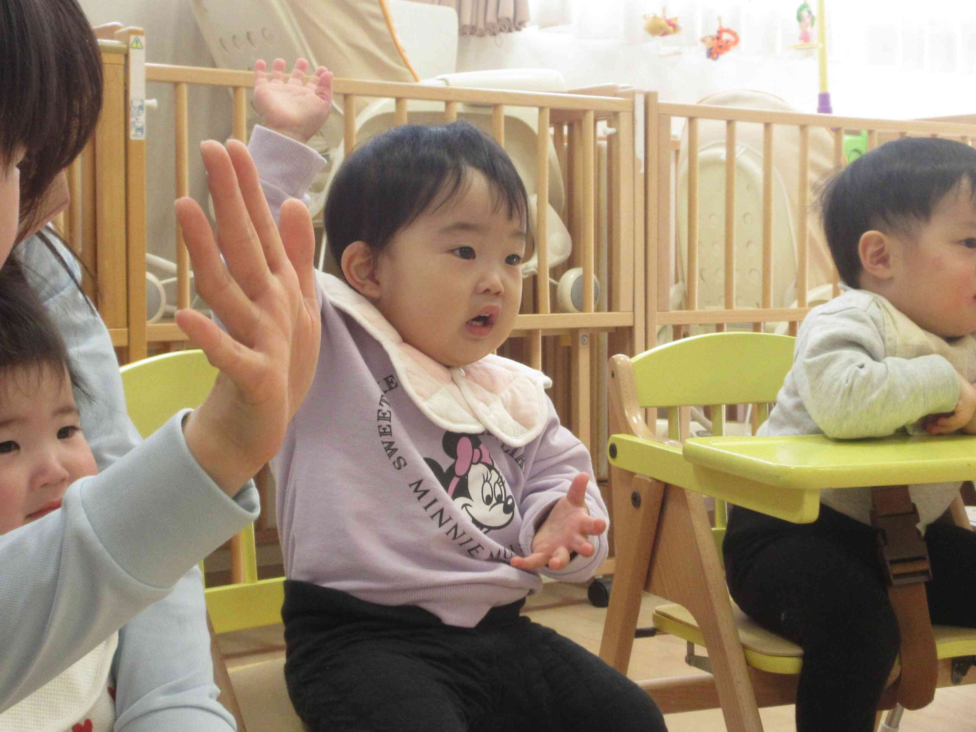 英語レッスンではアイムヒヤーと返事が出来るようになったよ!!