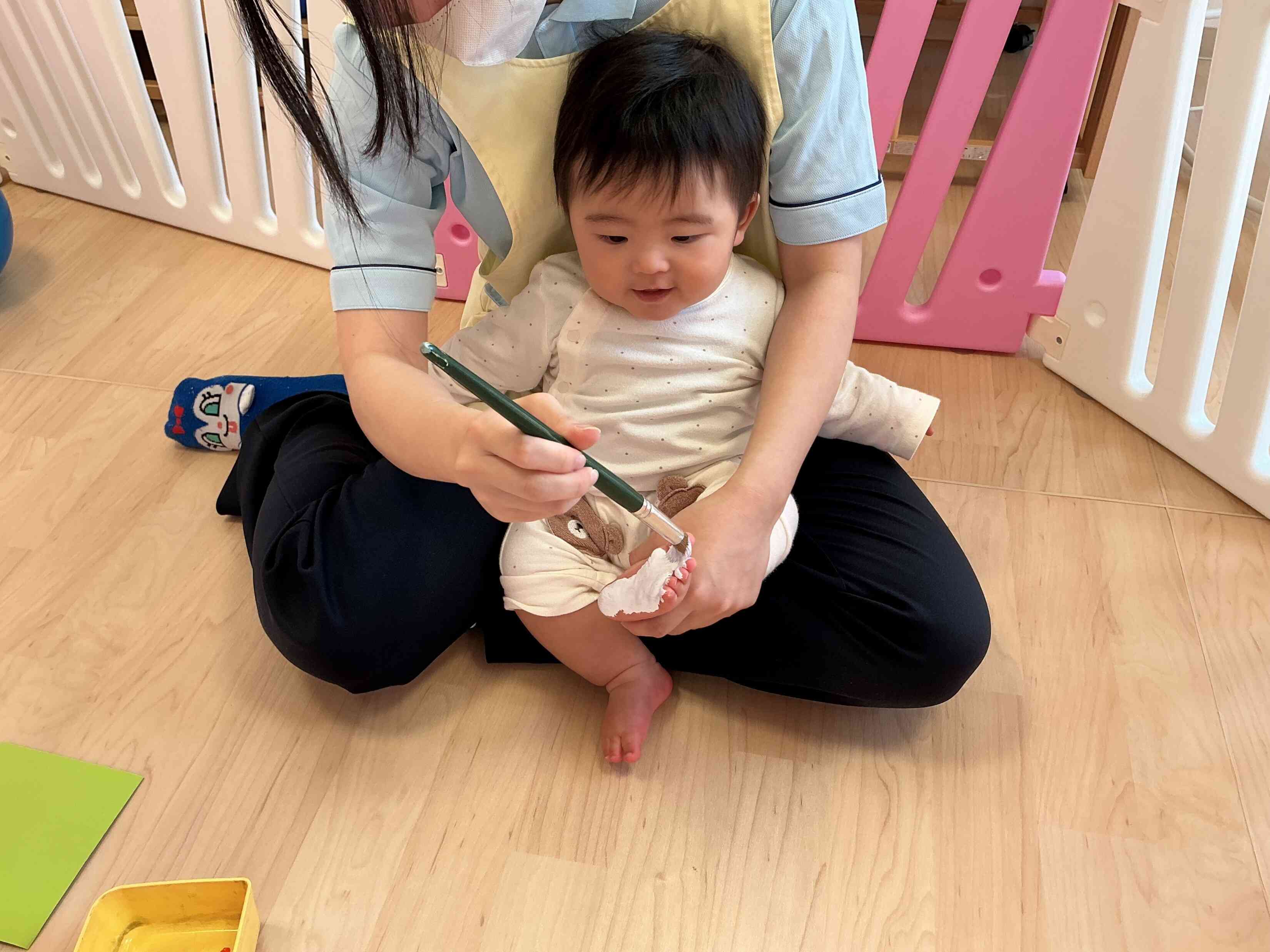 ひよこ組(０歳児)の様子