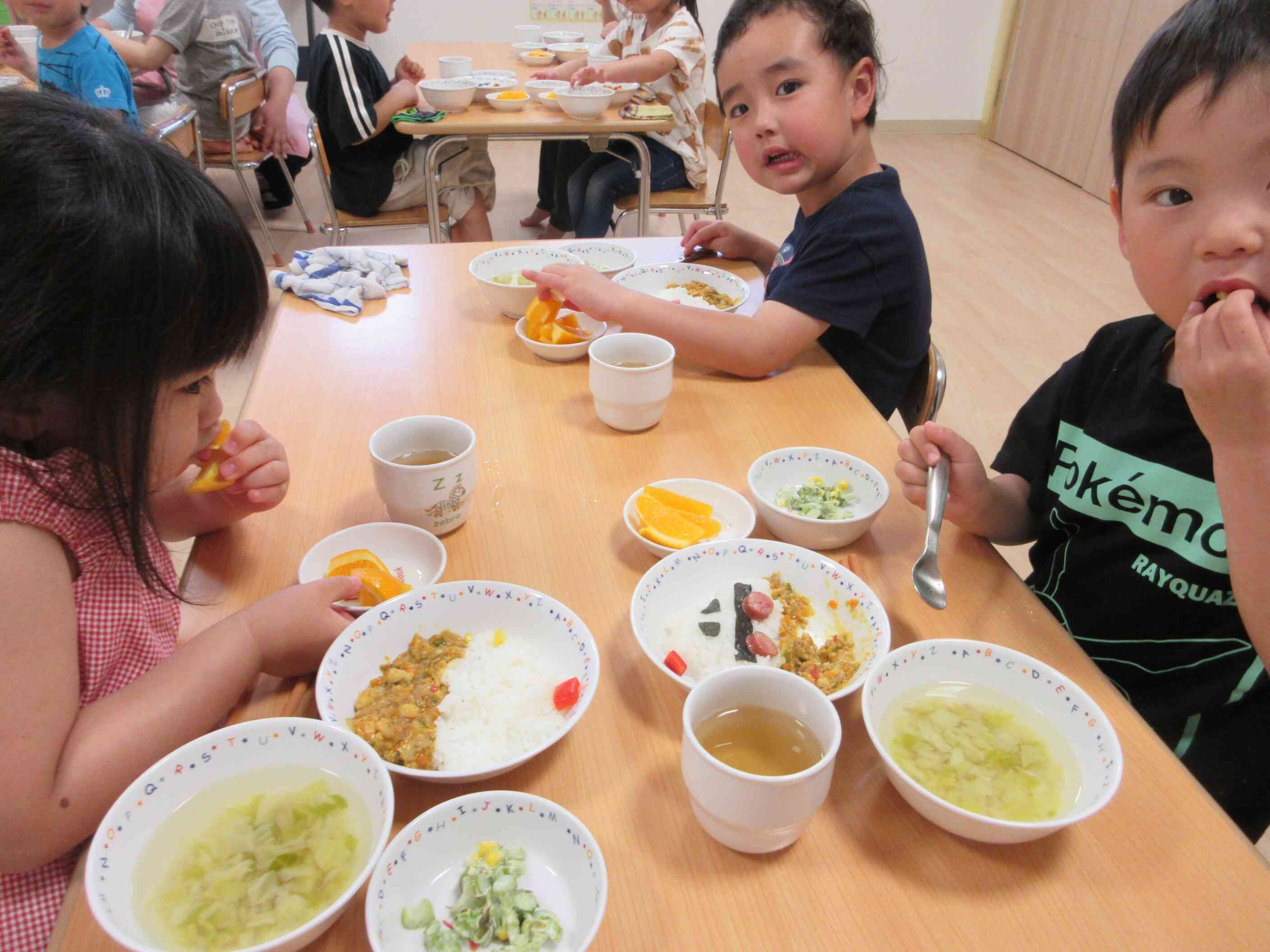 連休明けも元気に食べてます♪