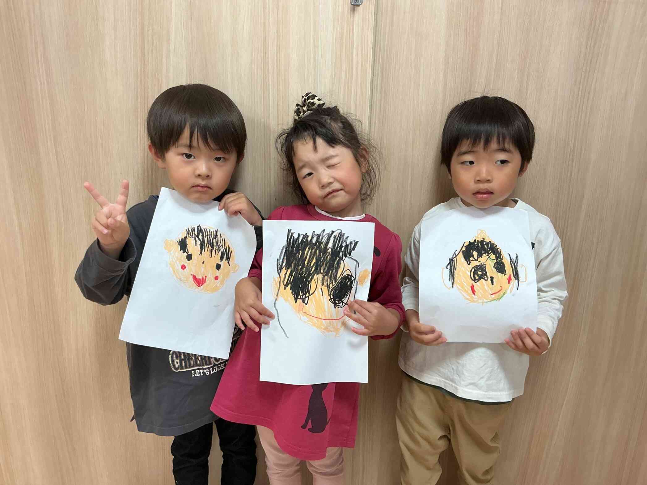 「せかいにひとつのにがおえ☆」