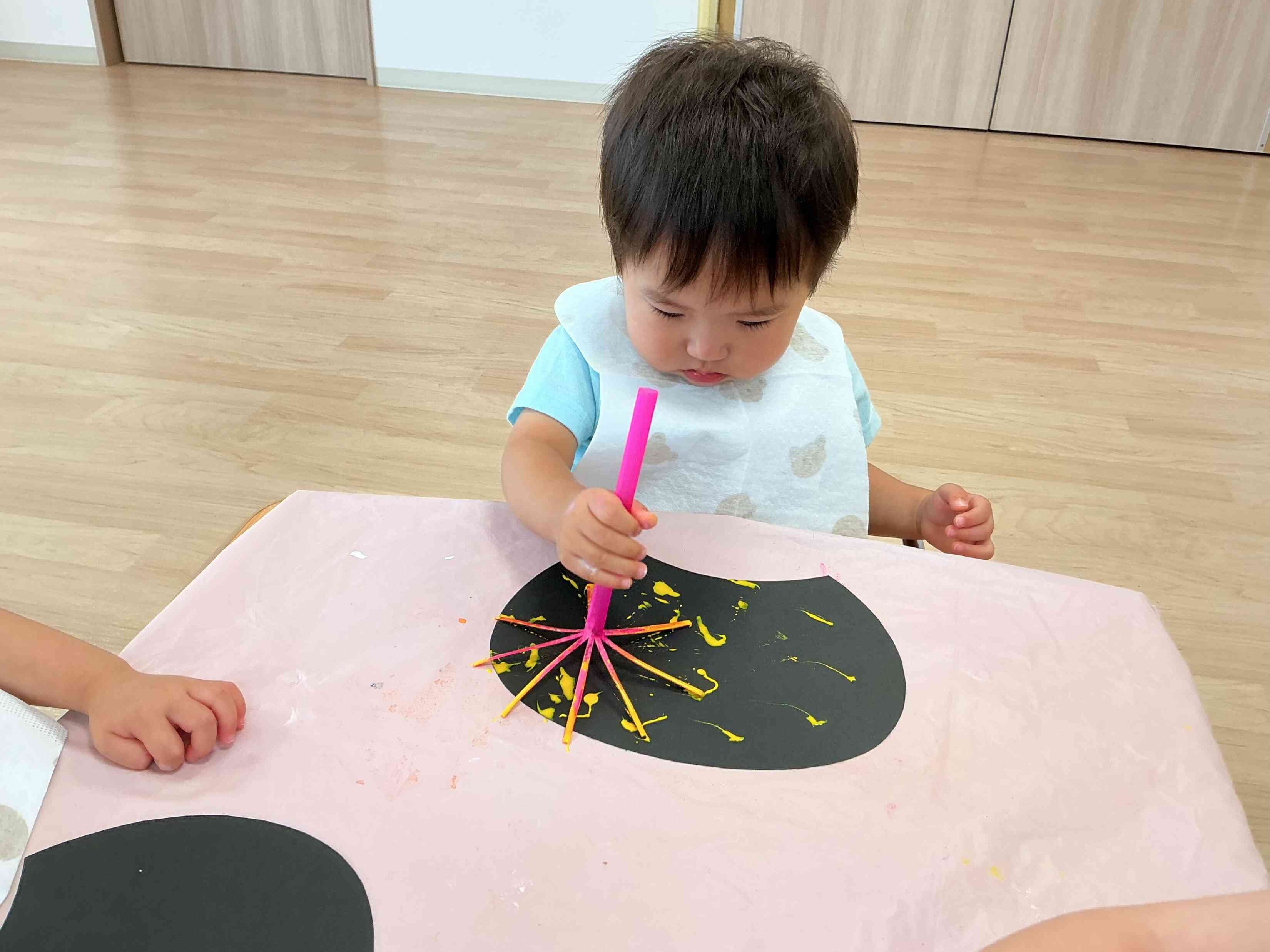あひる組（１歳児）～製作の様子～