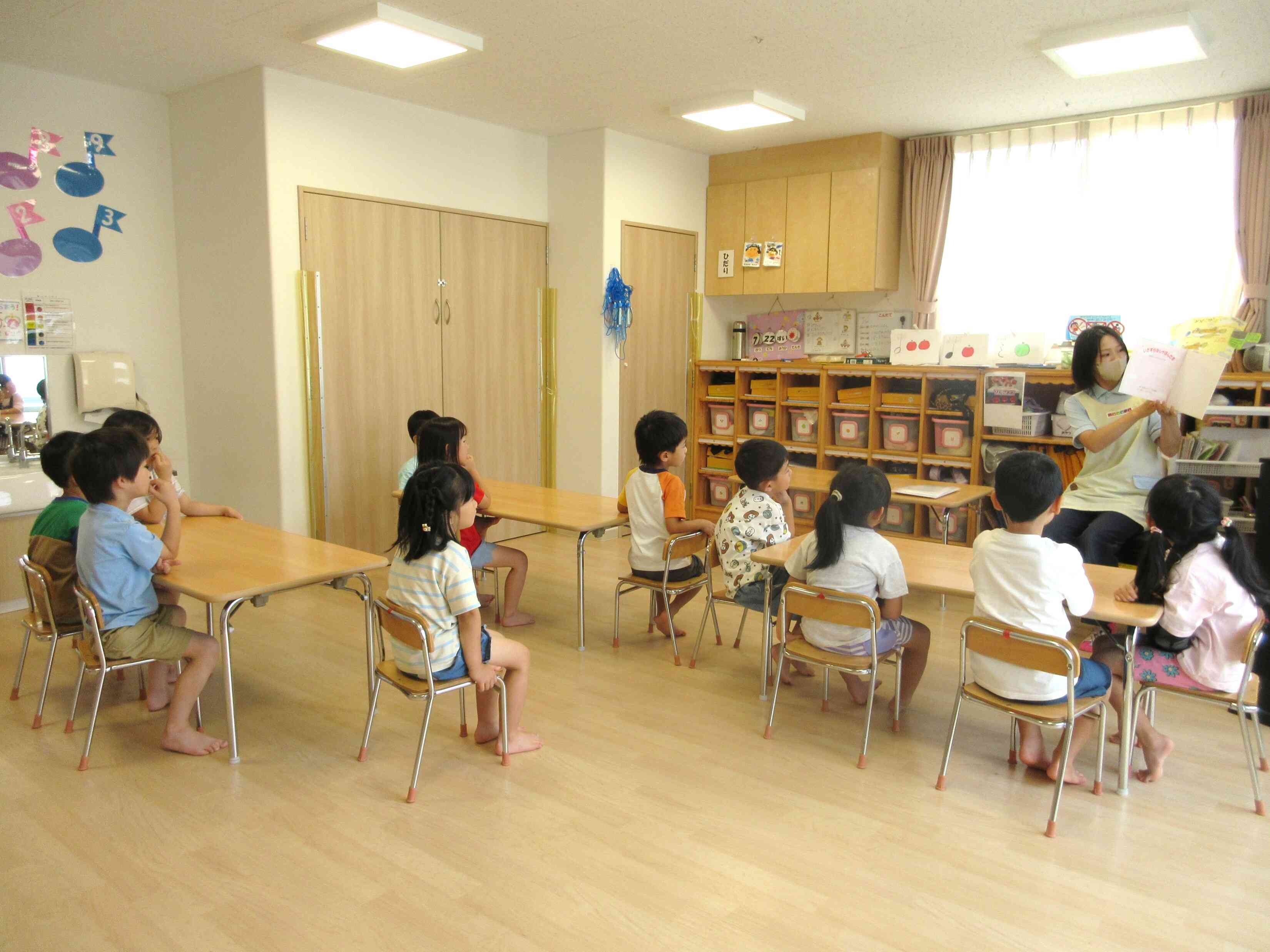 ★先生のお気に入り絵本を読み聞かせ★