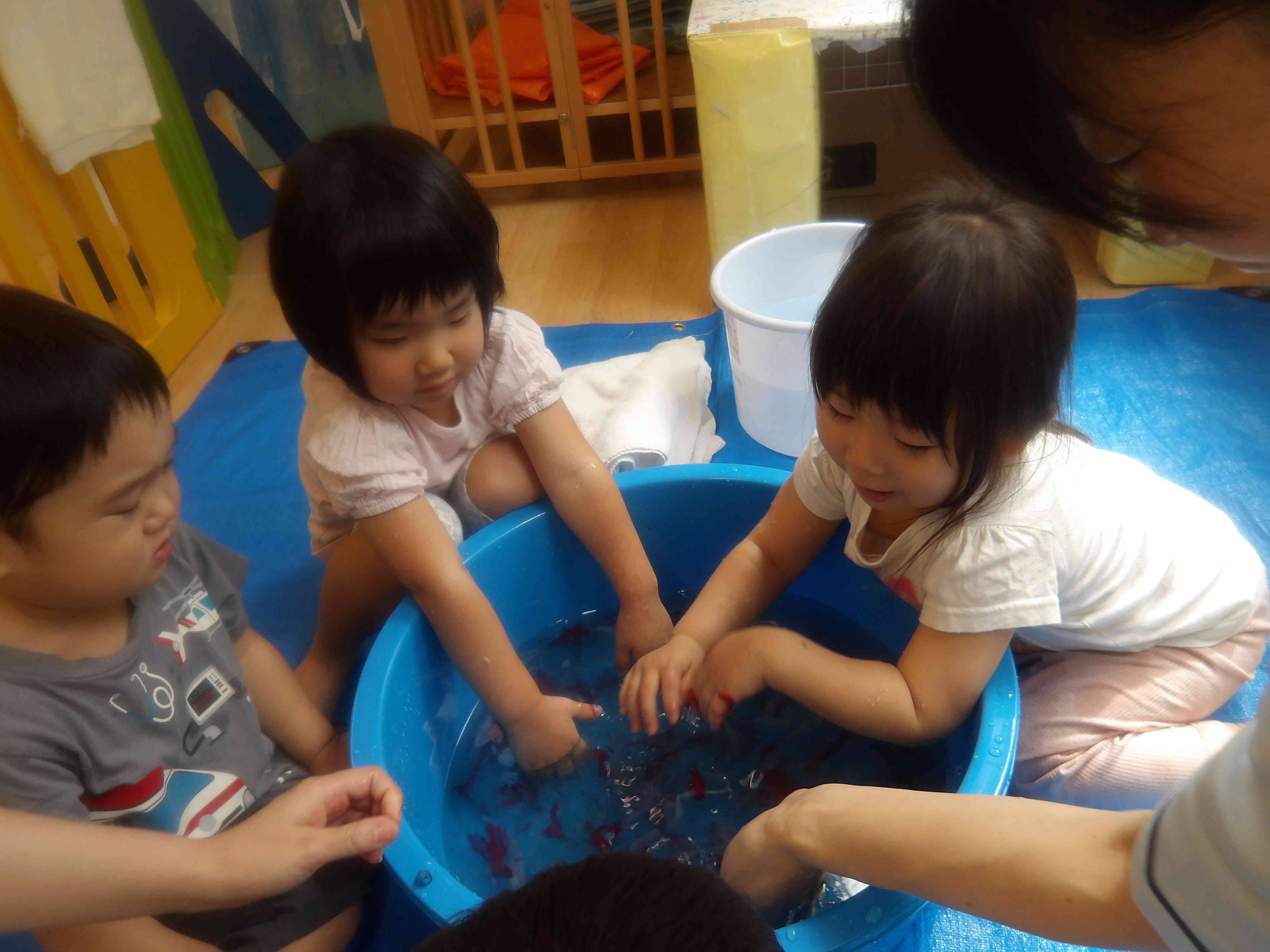 ☆お花紙色水遊び☆