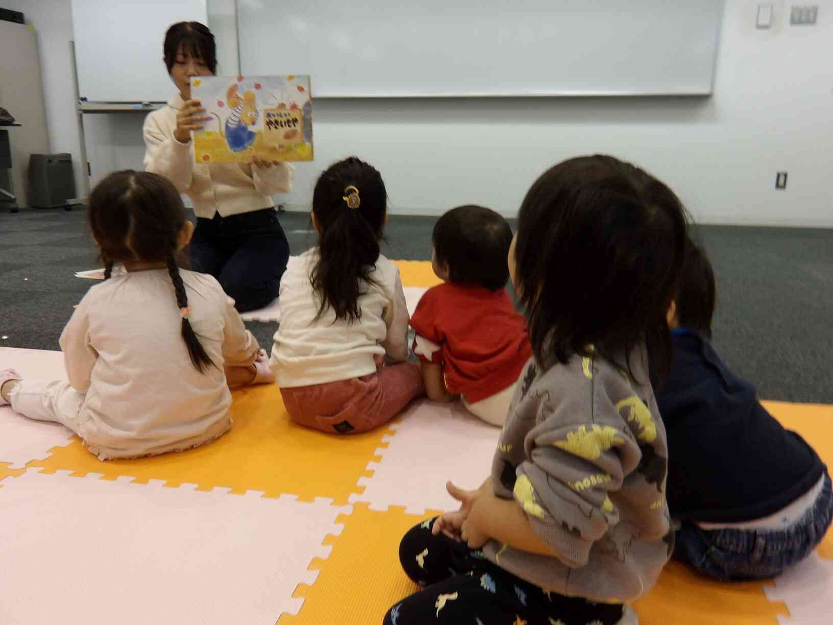 絵本の読み聞かせに行ったよ☆